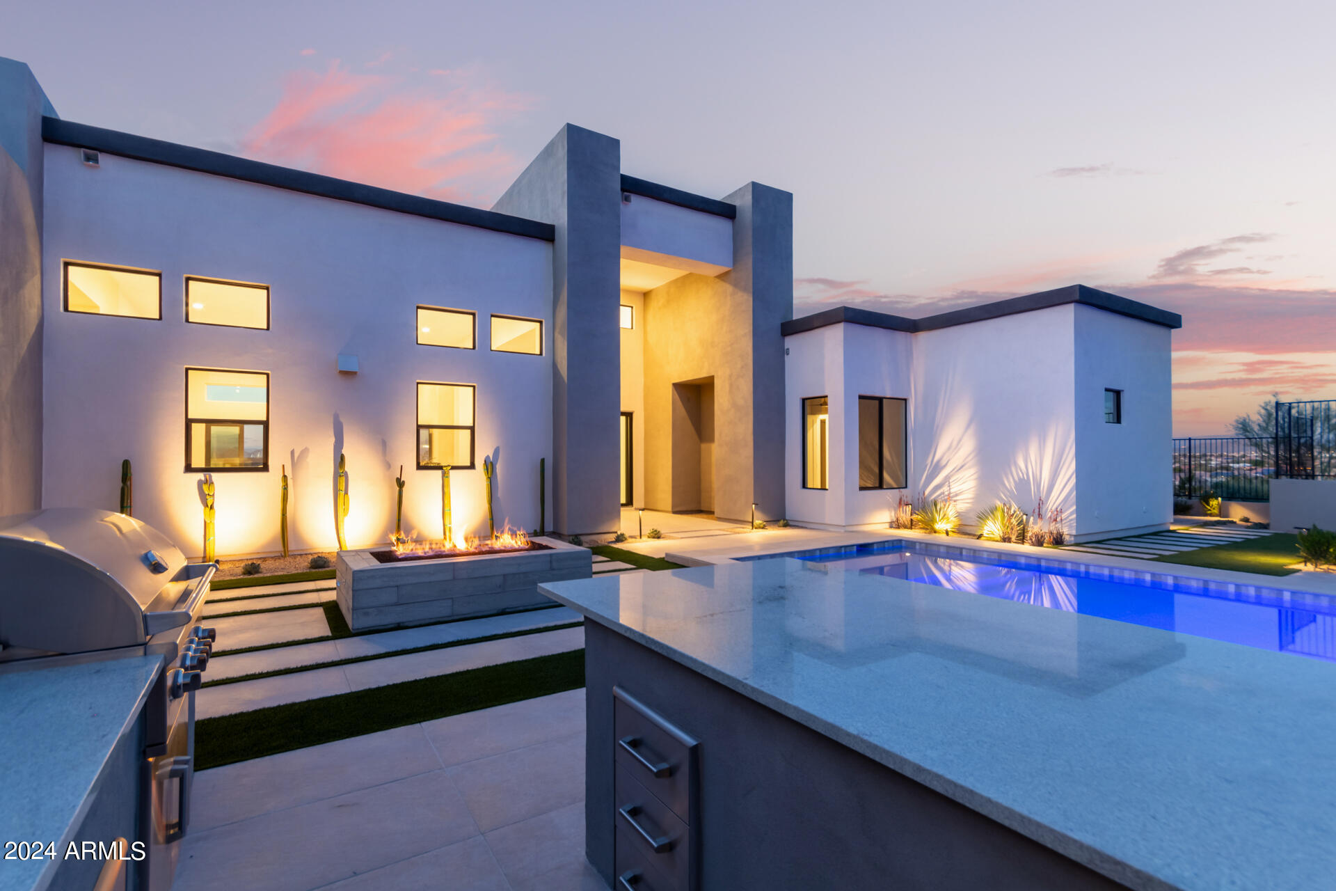 3625 W MULHOLLAND Drive