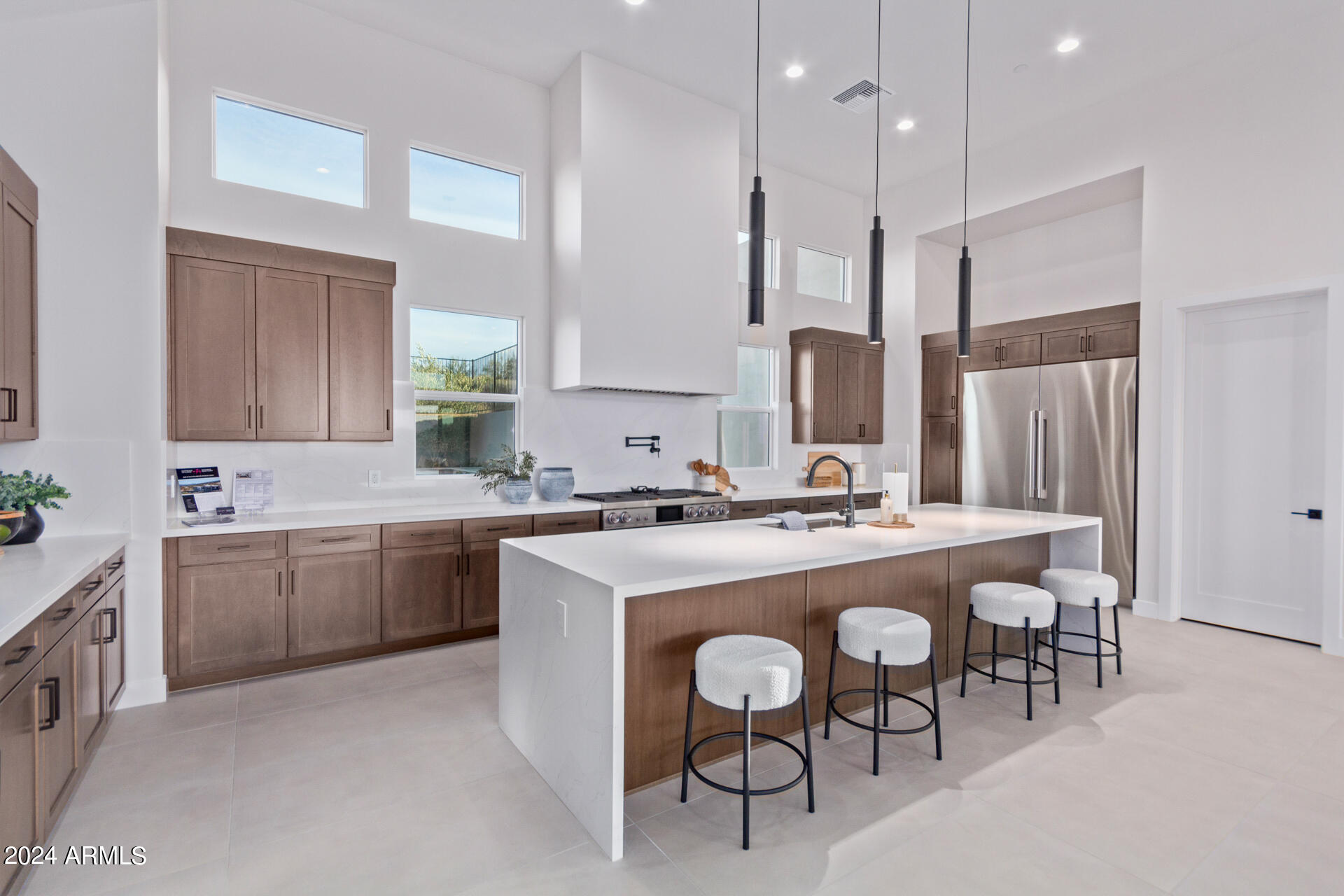 3625 W MULHOLLAND Drive