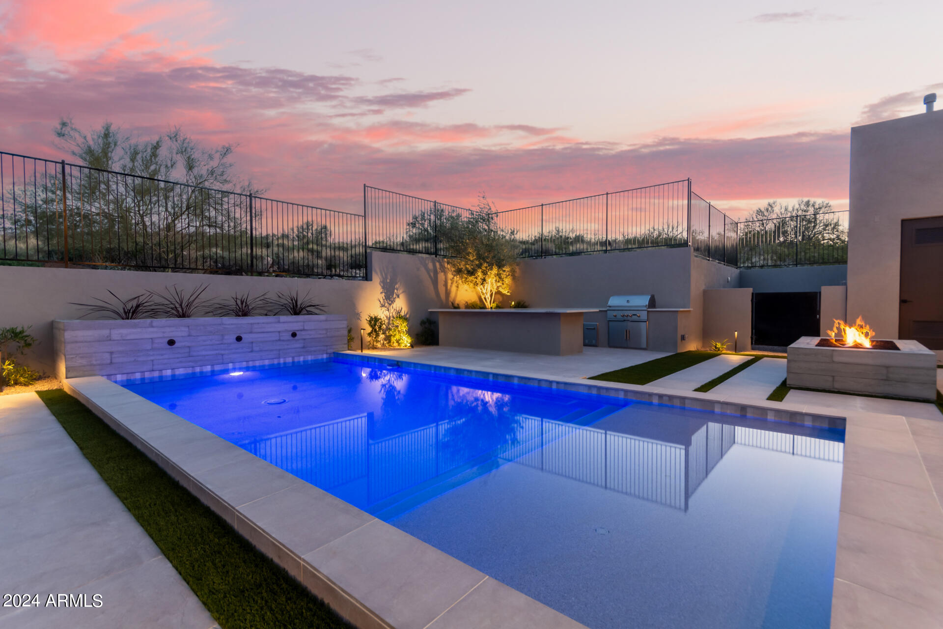 3625 W MULHOLLAND Drive