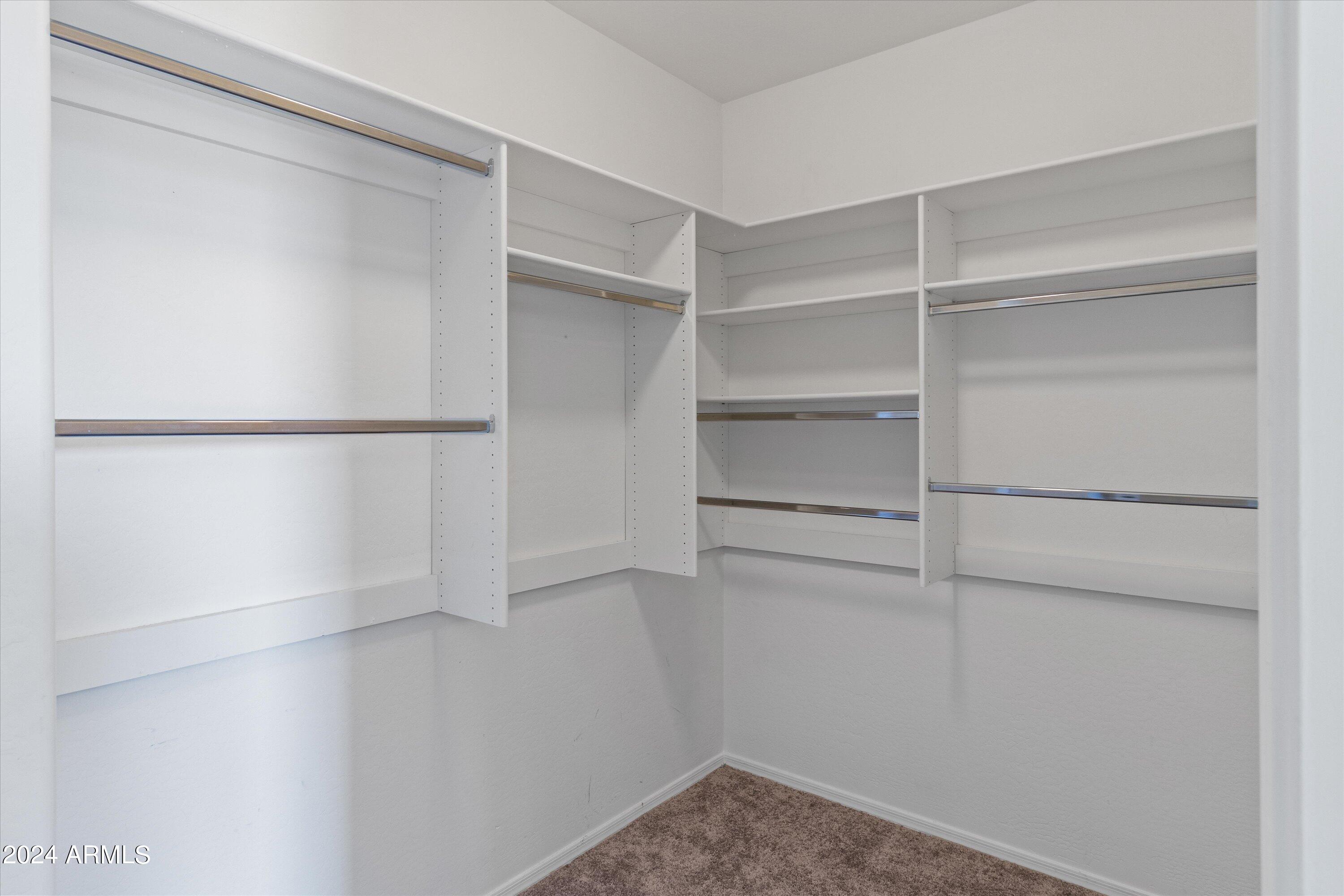 1633 W LACEWOOD Place