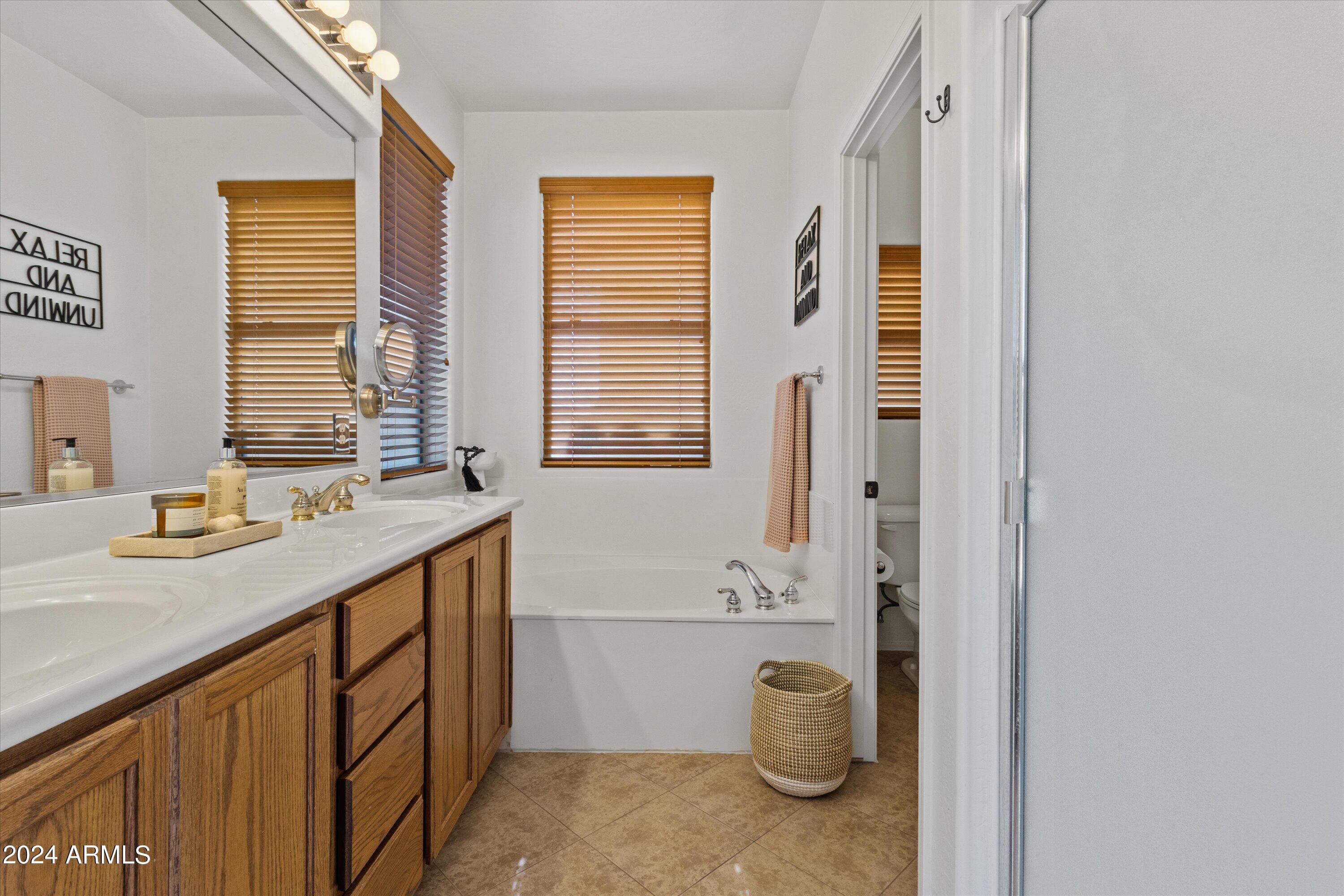 1633 W LACEWOOD Place