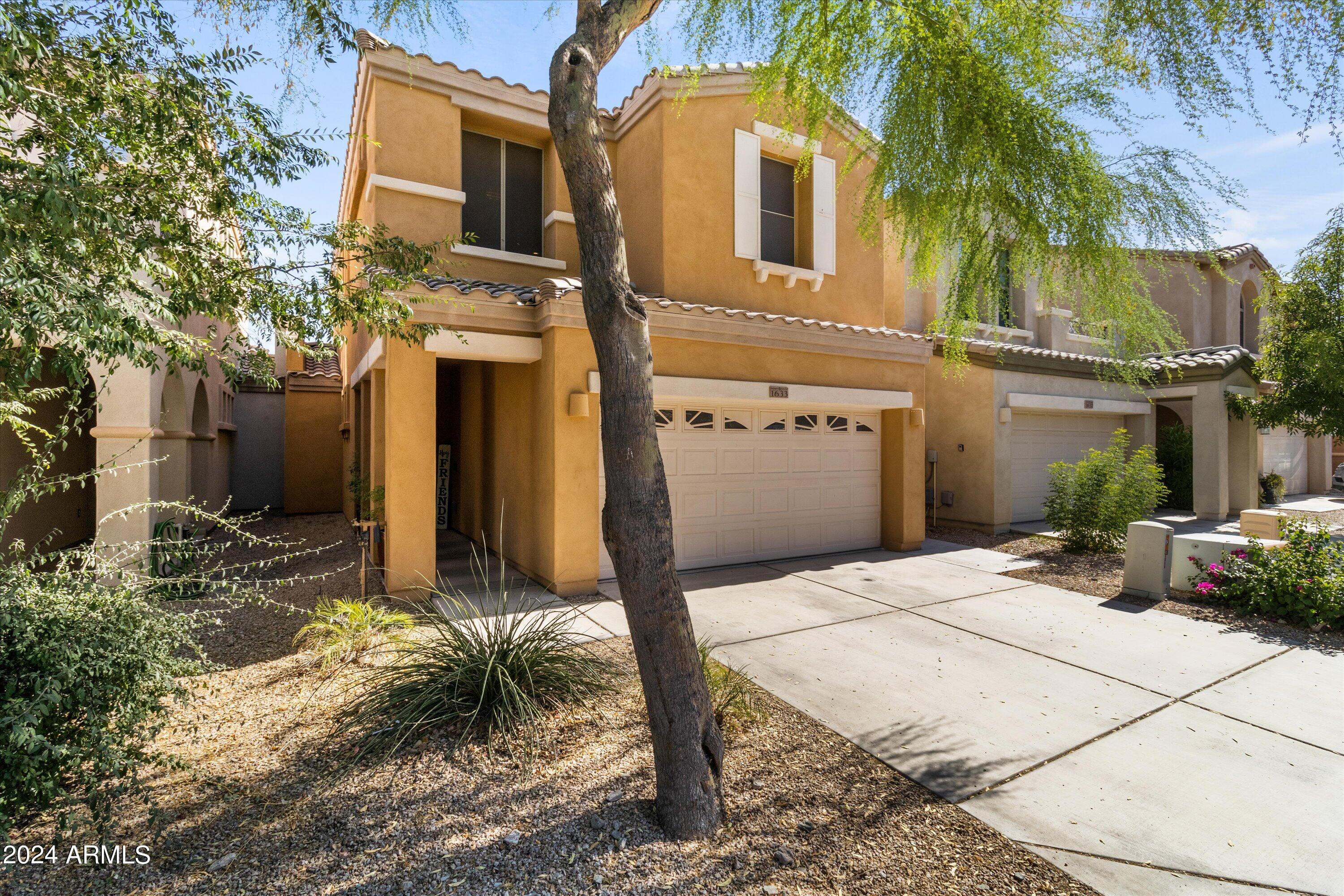 1633 W LACEWOOD Place