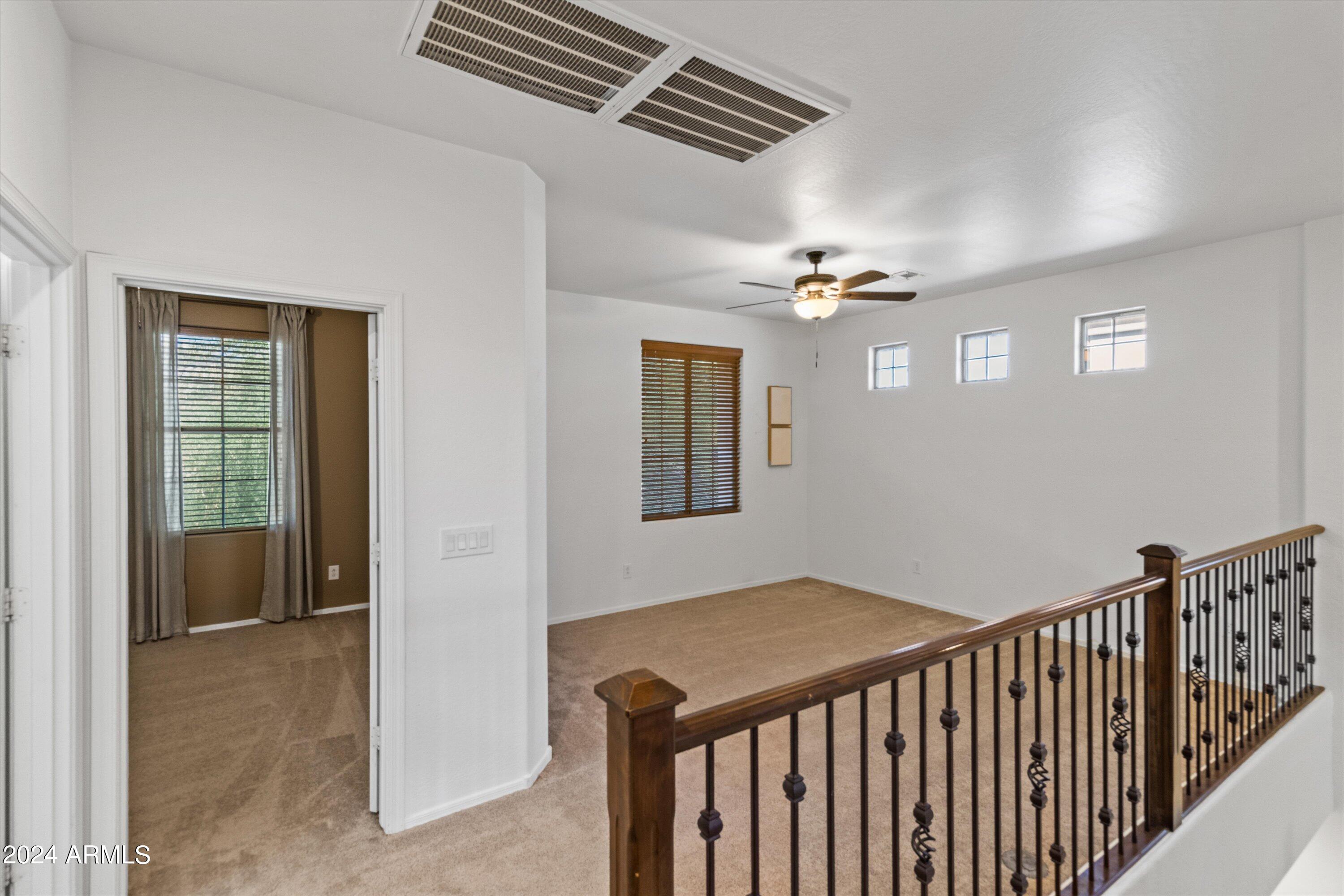 1633 W LACEWOOD Place