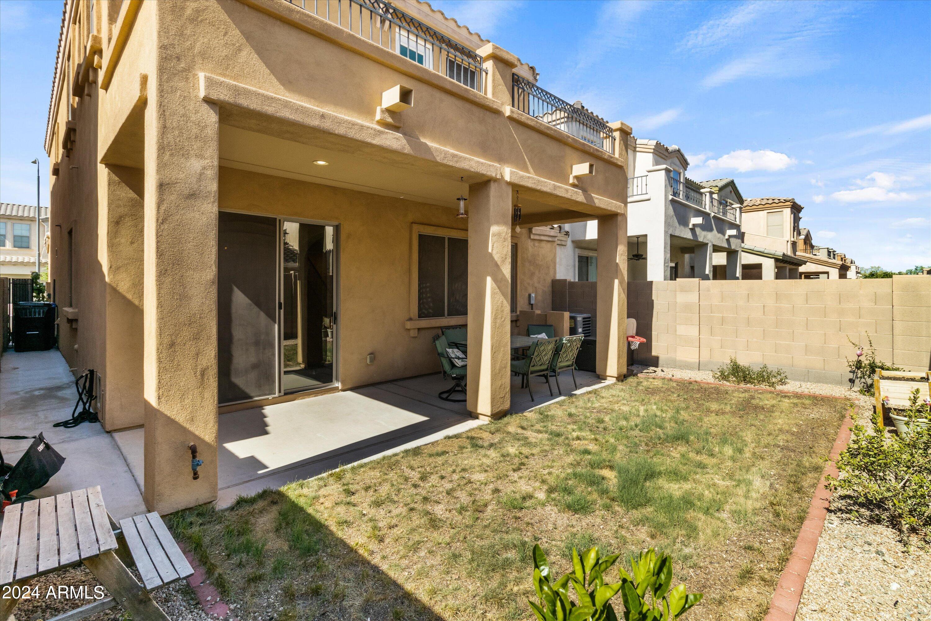 1633 W LACEWOOD Place