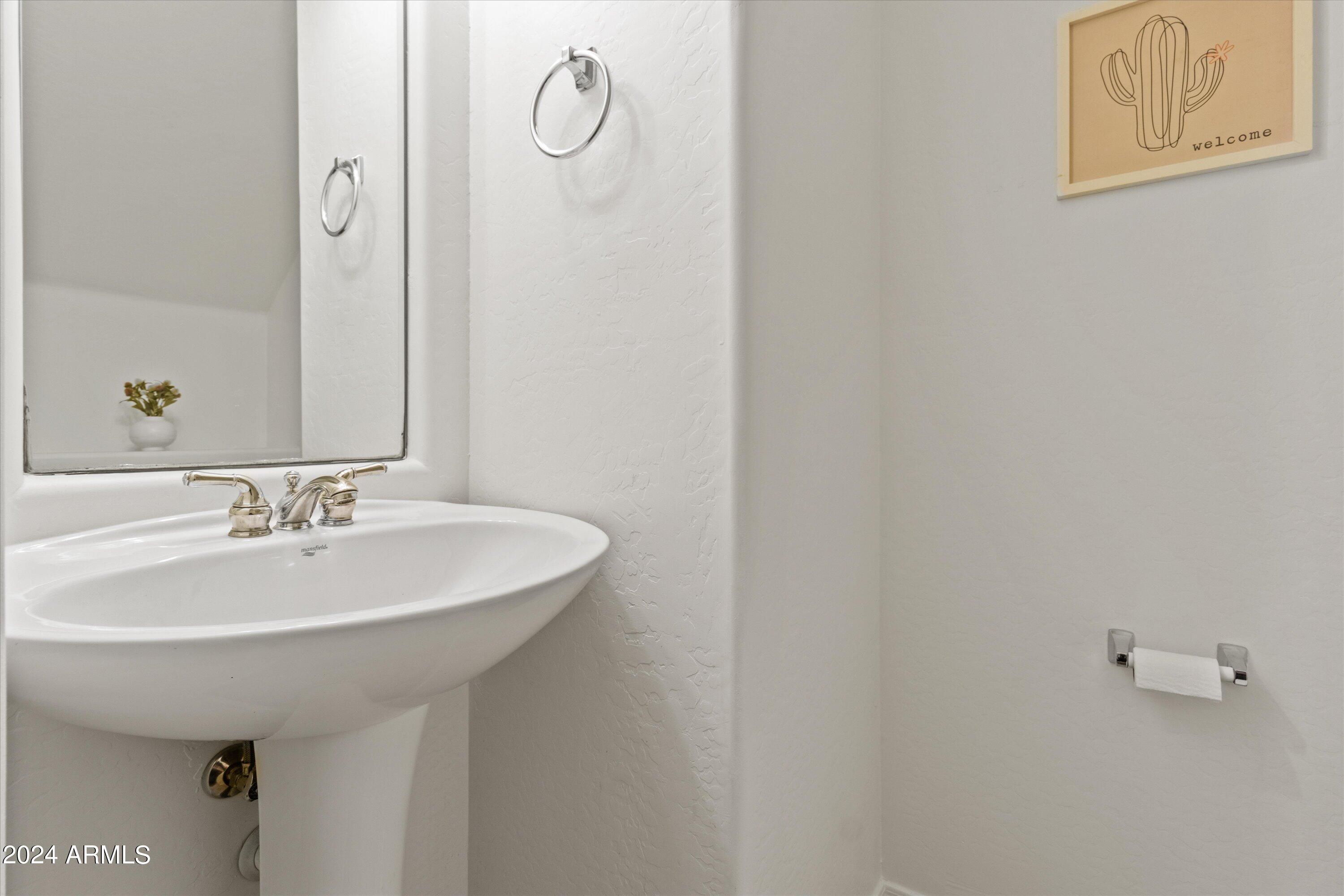 1633 W LACEWOOD Place