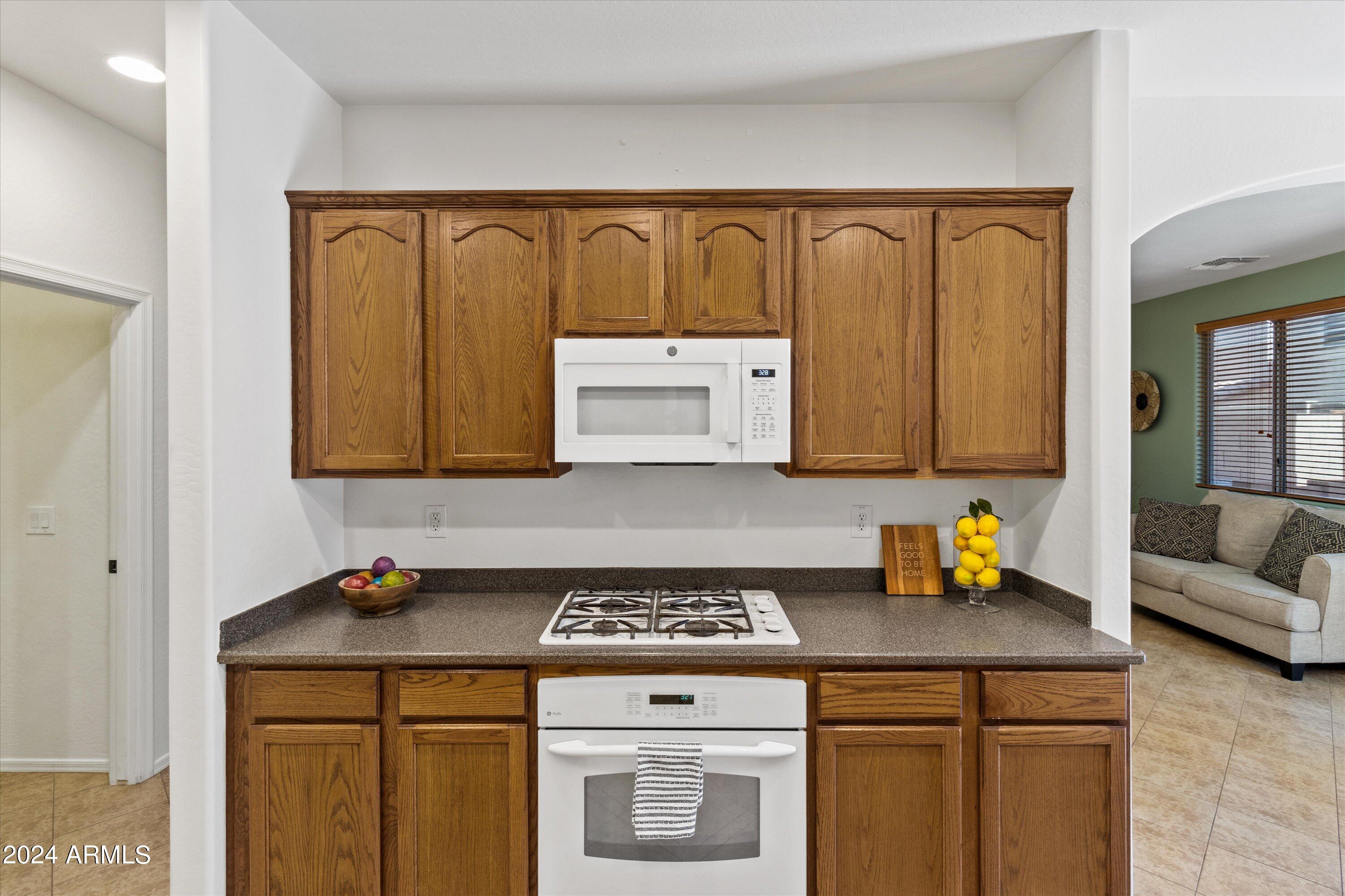 1633 W LACEWOOD Place