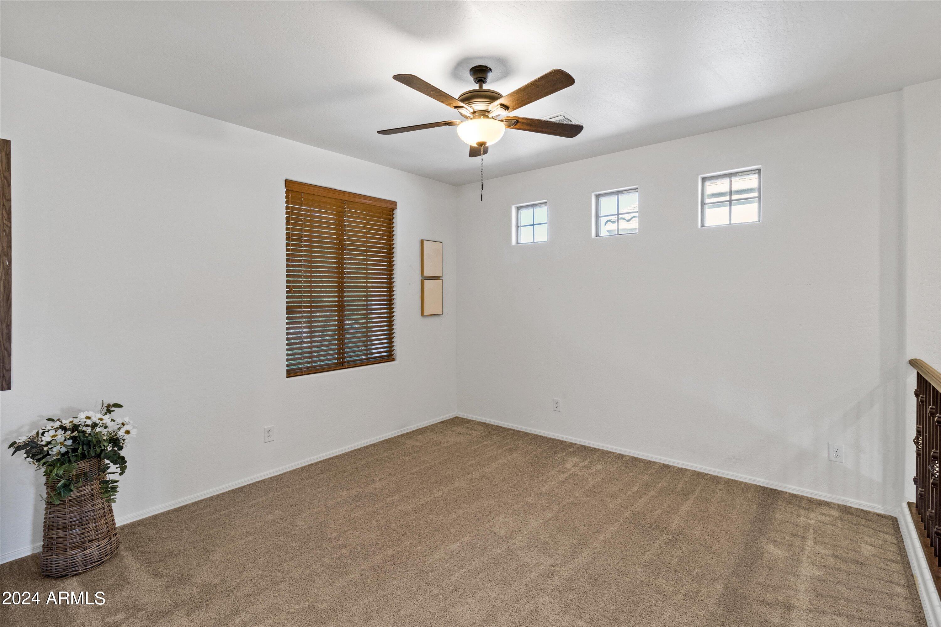 1633 W LACEWOOD Place