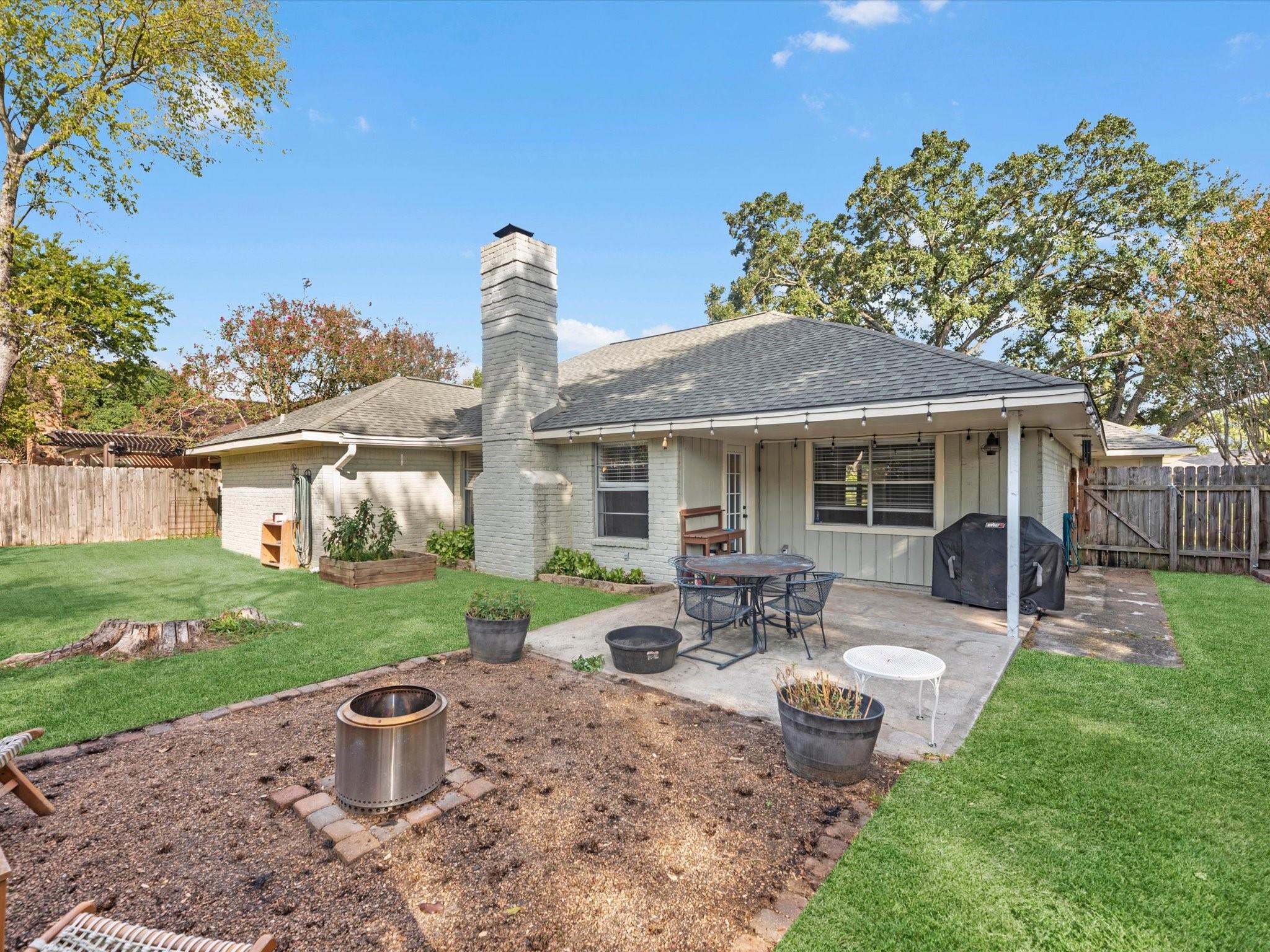 14319 Ella Lee Lane
