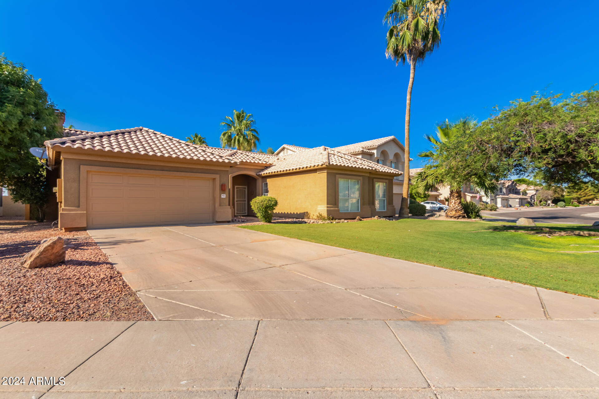 4626 E KELLY Drive