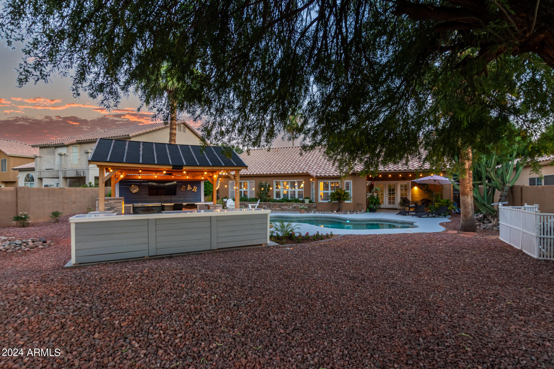 4626 E KELLY Drive