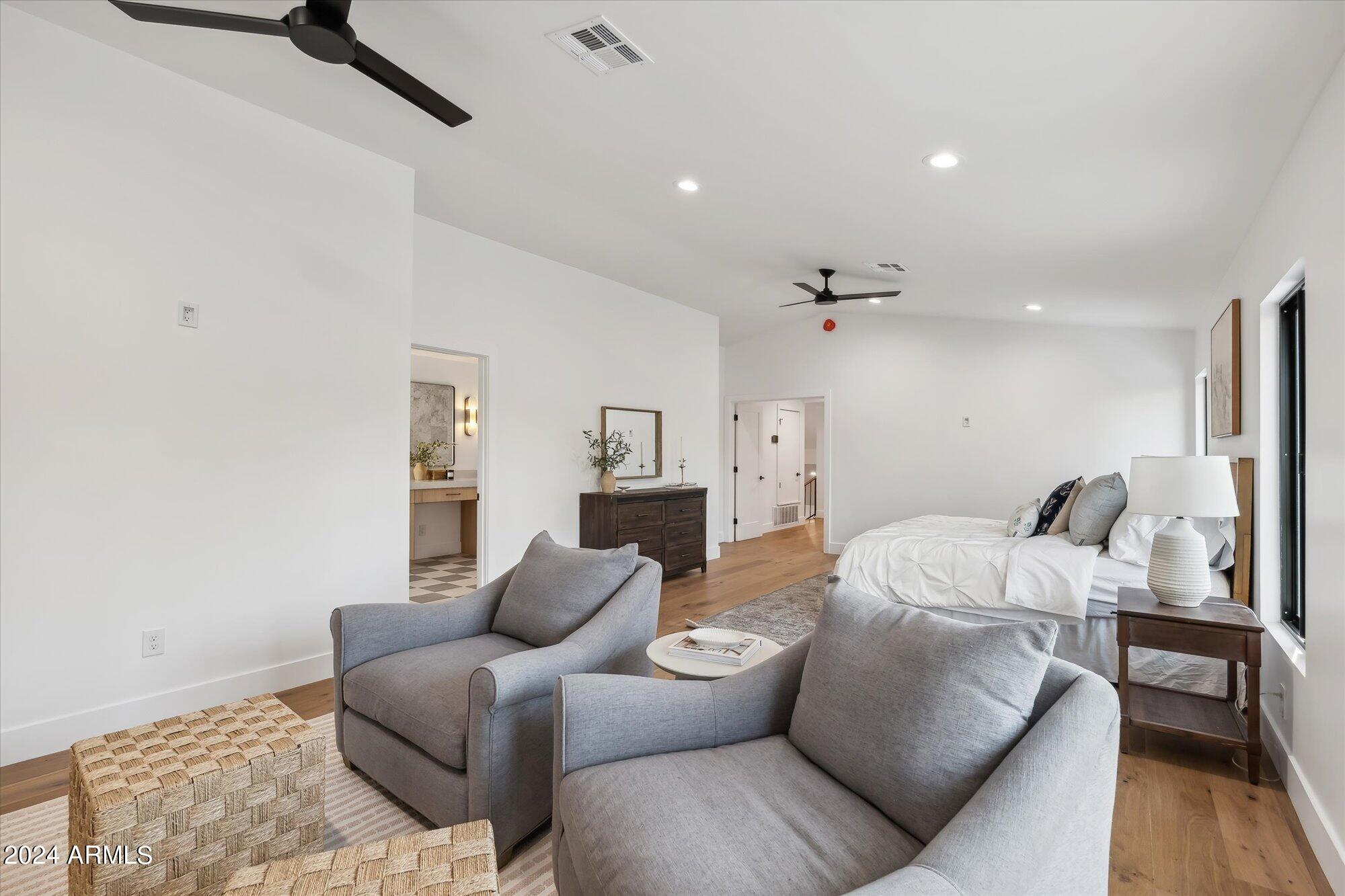 8648 E ONYX Avenue
