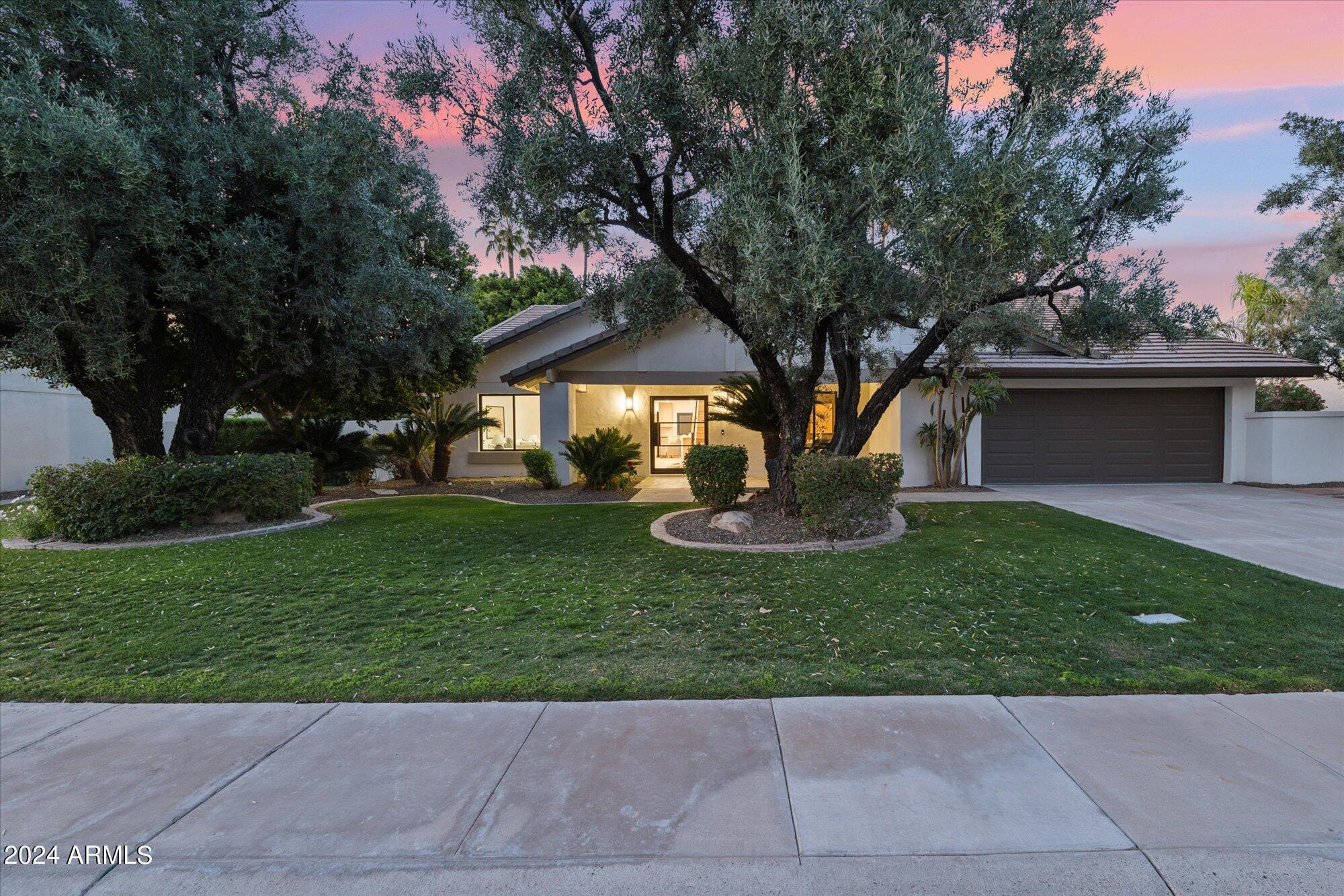 8648 E ONYX Avenue