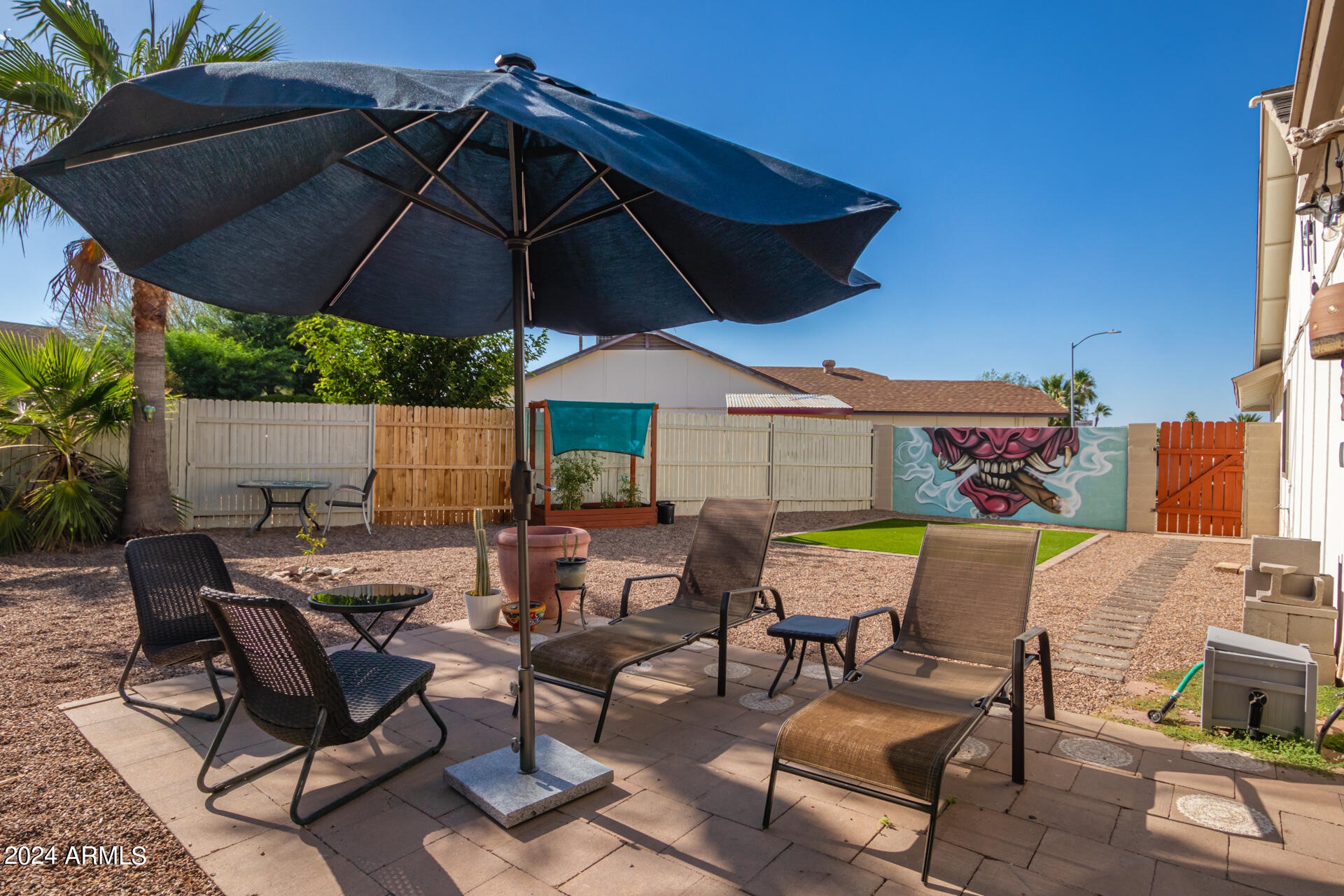 1613 E BEVERLY Lane
