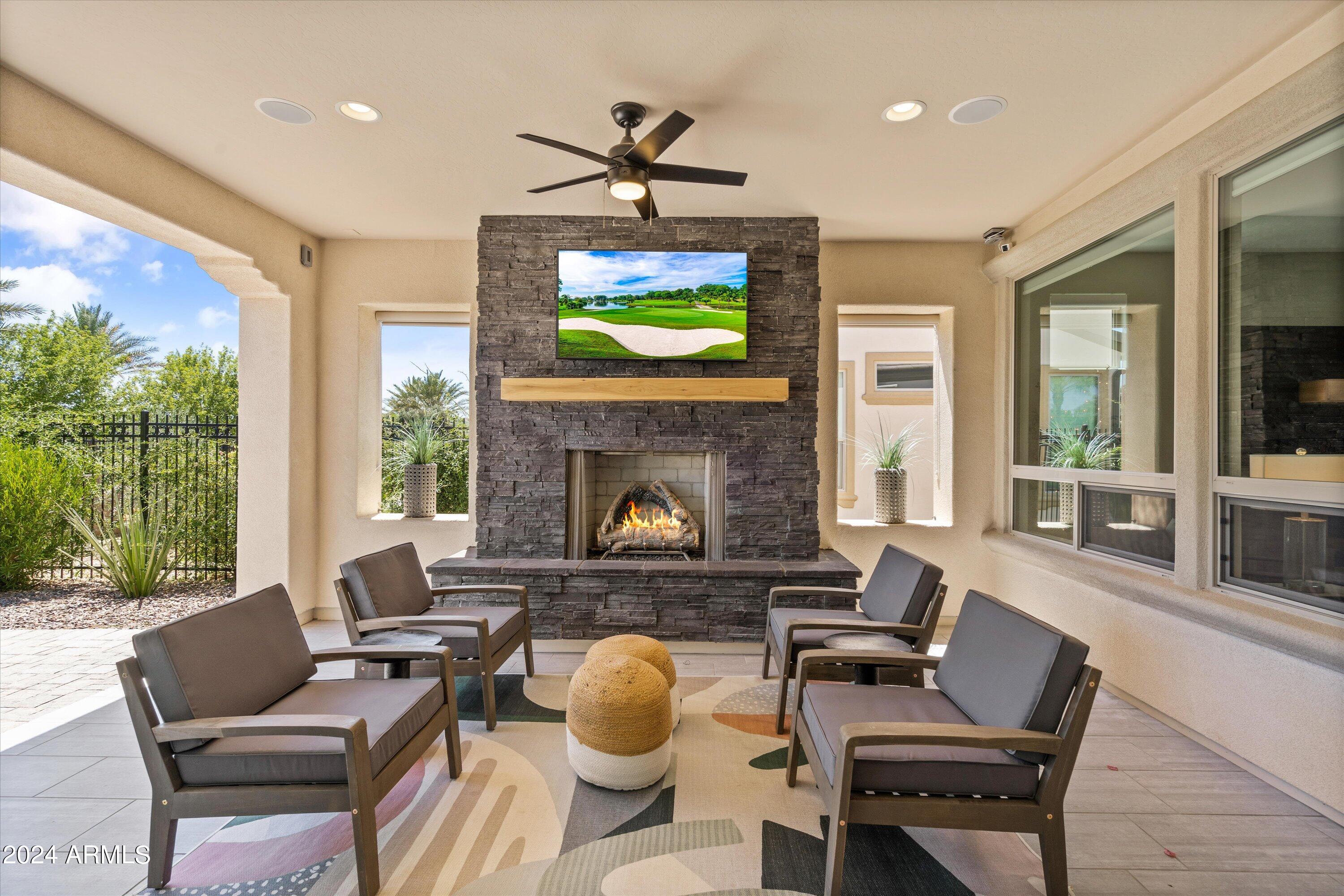 309 E SANTA LUCIA Lane