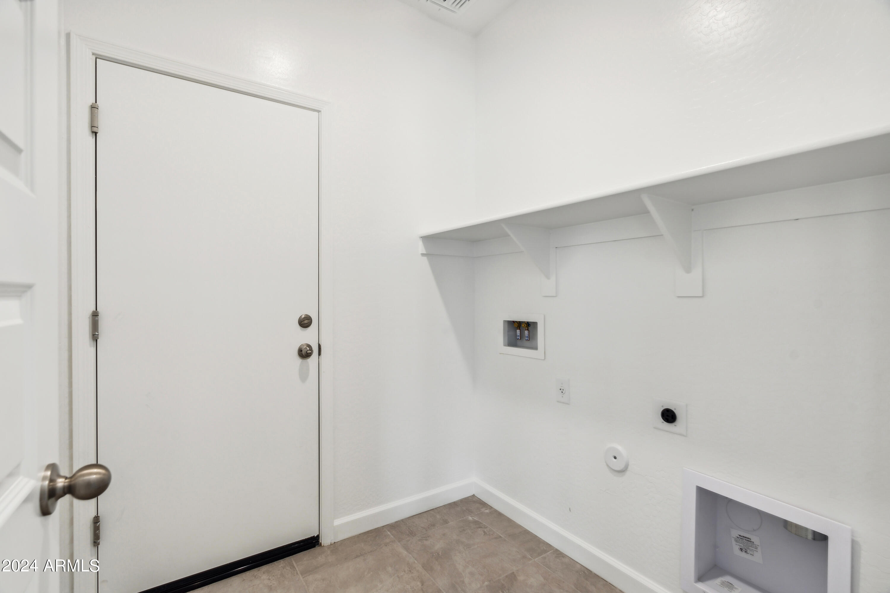 41109 W SUNLAND Drive