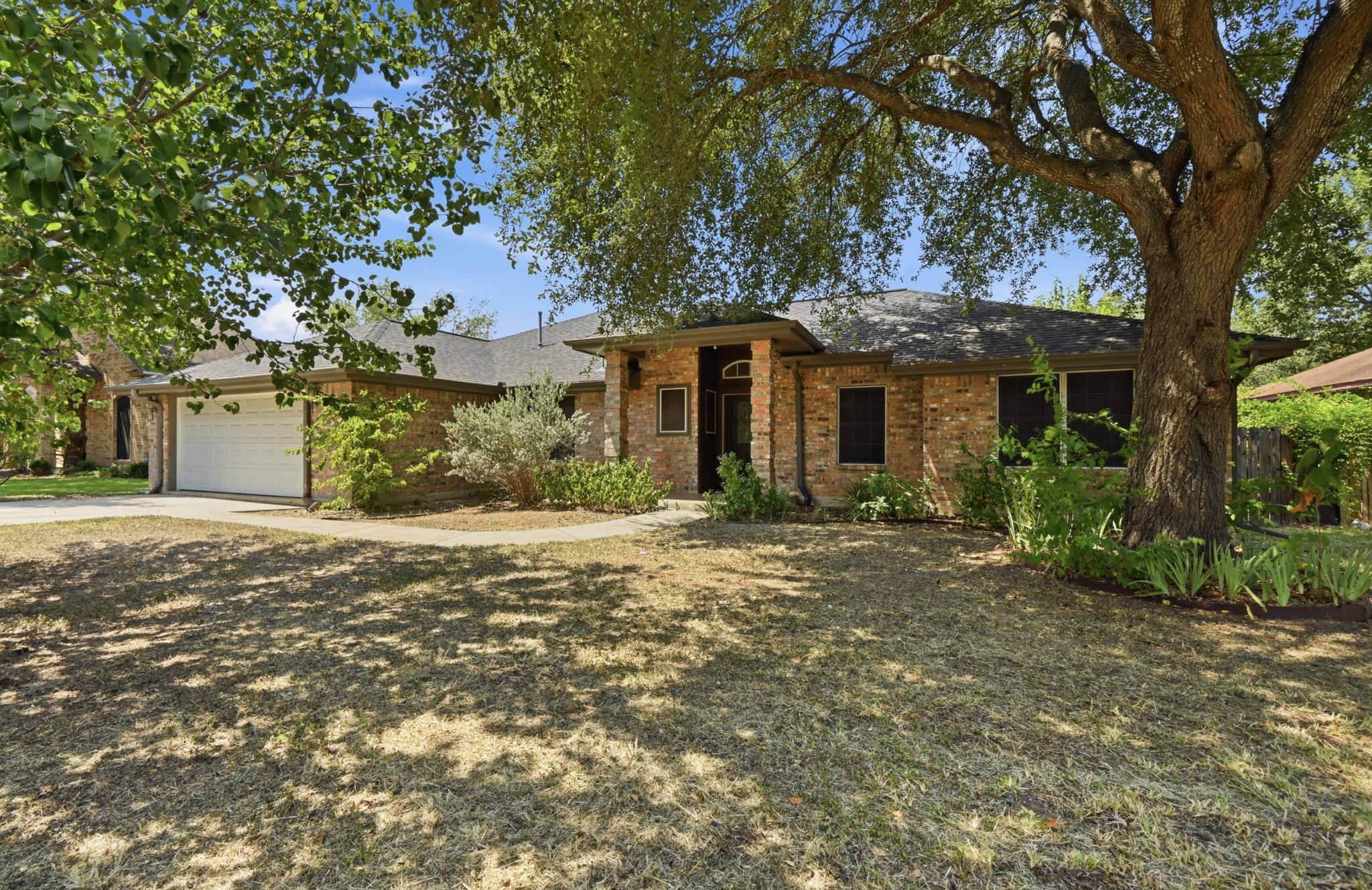 1068 Memorial CIR