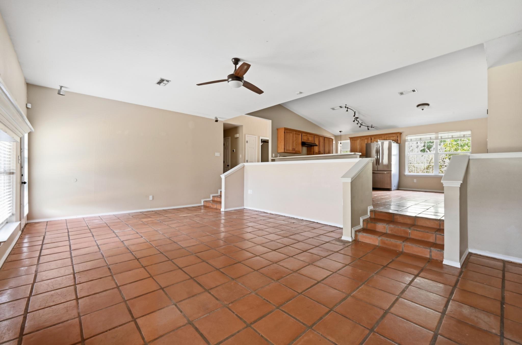 1068 Memorial CIR