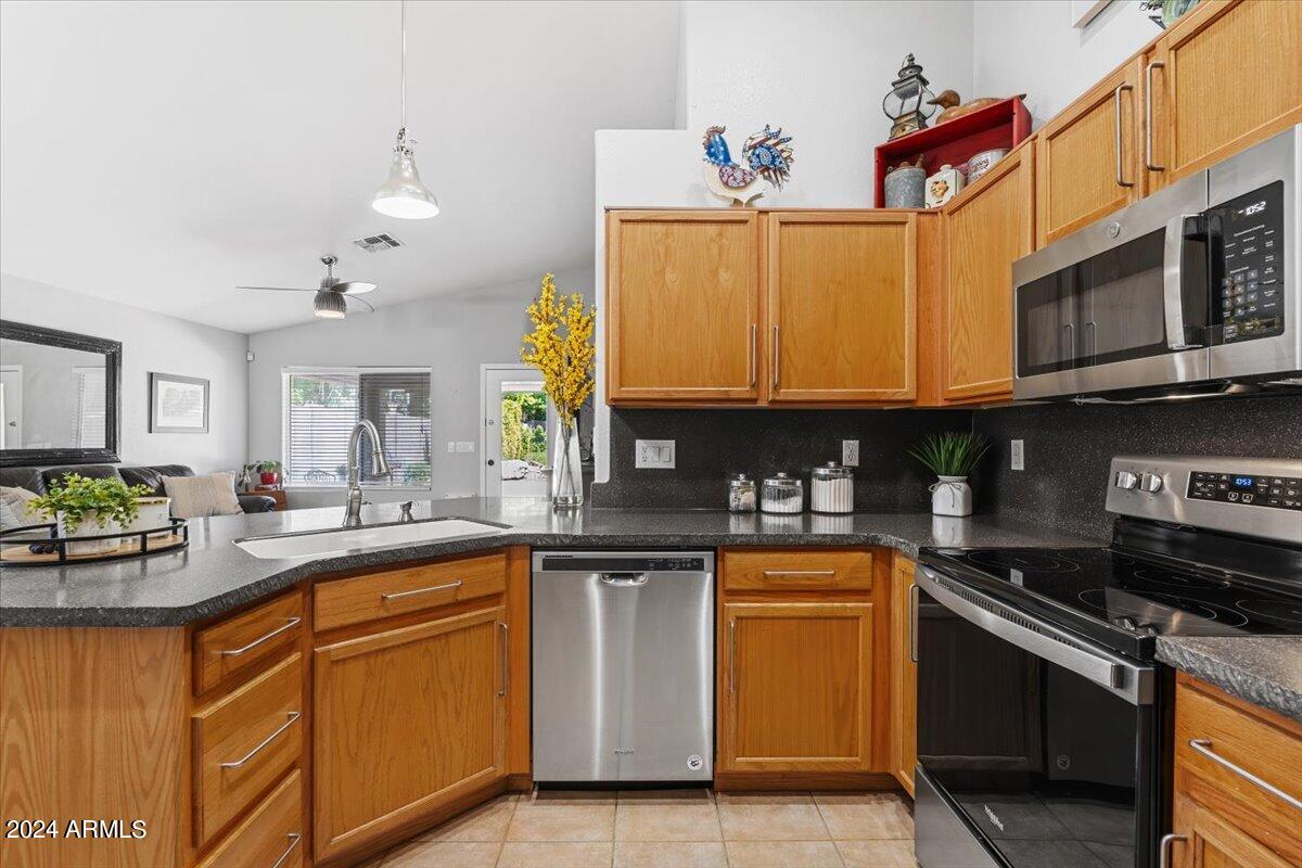 7686 W Foothill Drive