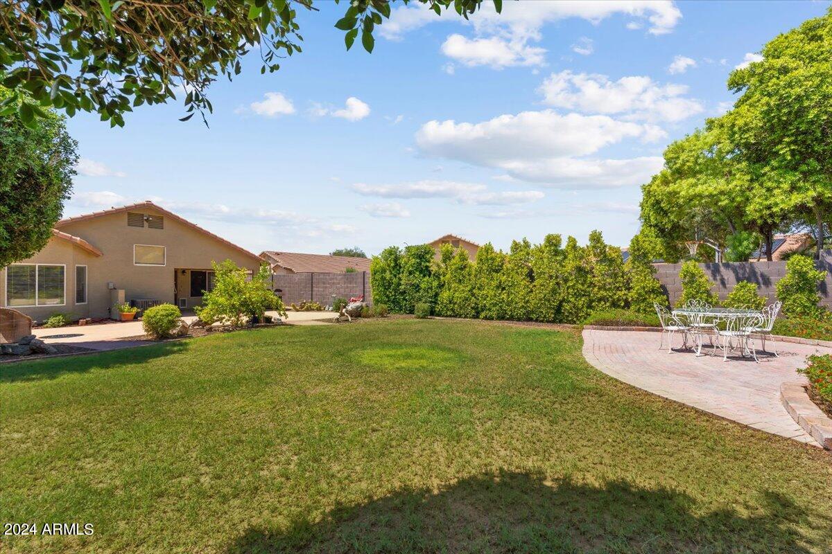 7686 W Foothill Drive