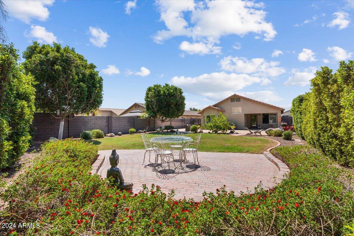 7686 W Foothill Drive