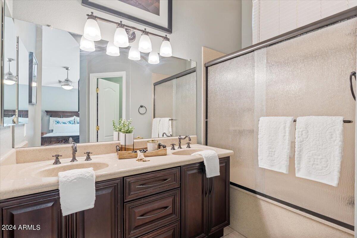 7686 W Foothill Drive