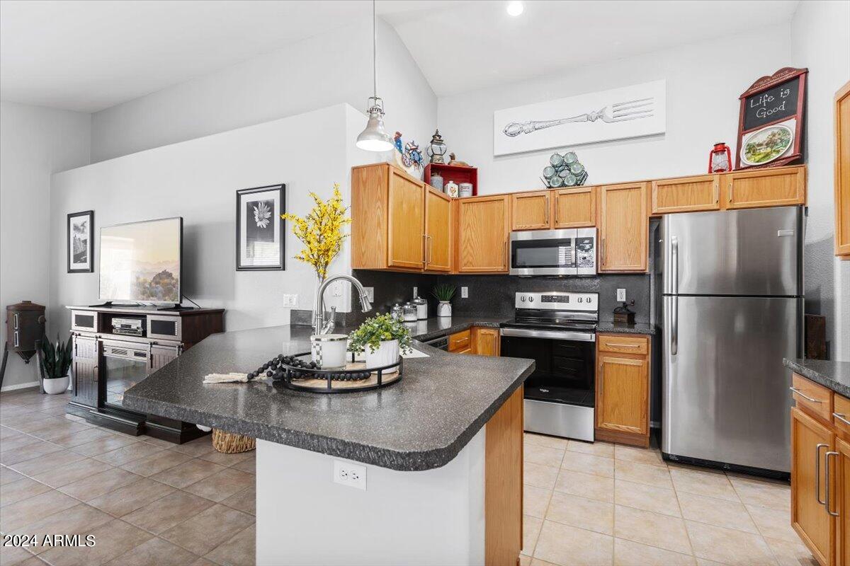 7686 W Foothill Drive