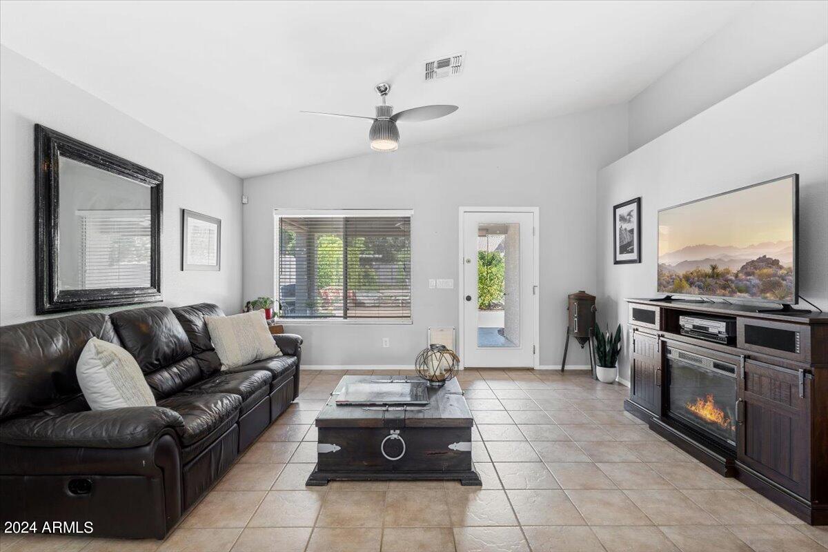 7686 W Foothill Drive