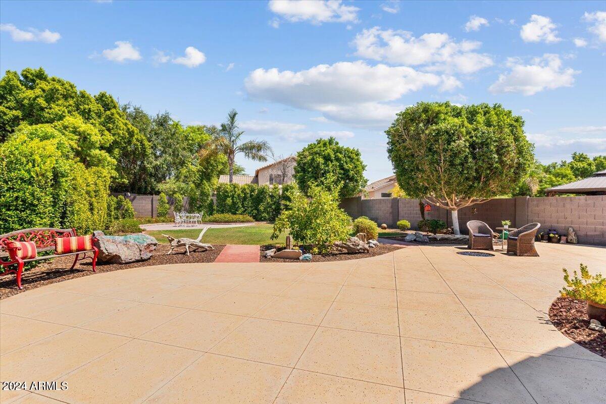 7686 W Foothill Drive