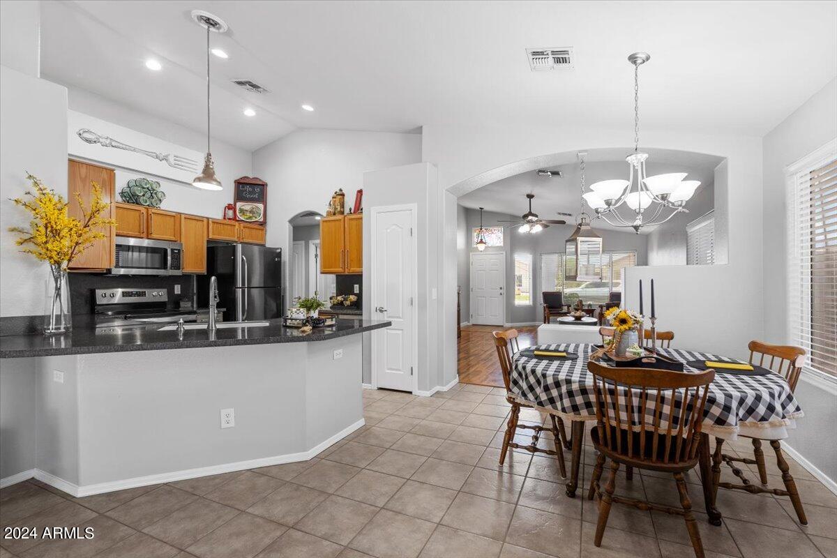 7686 W Foothill Drive