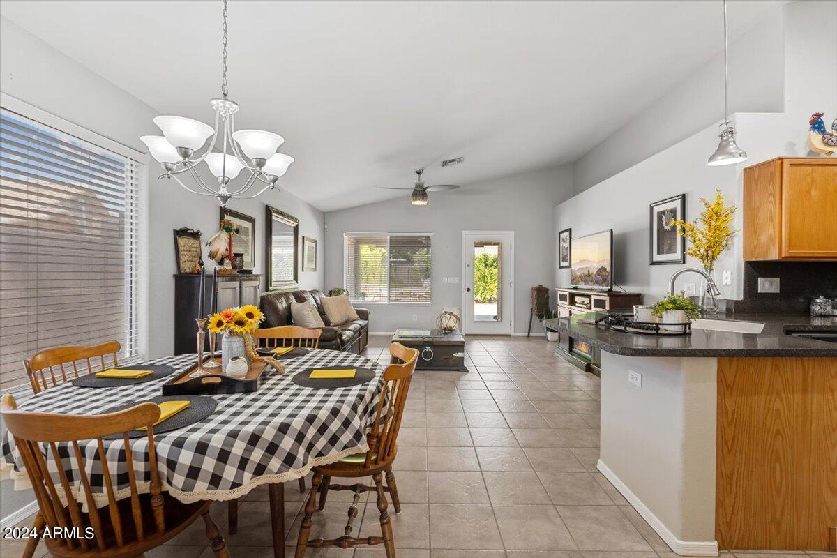 7686 W Foothill Drive