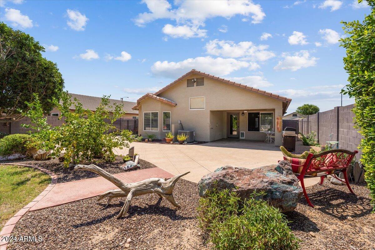 7686 W Foothill Drive