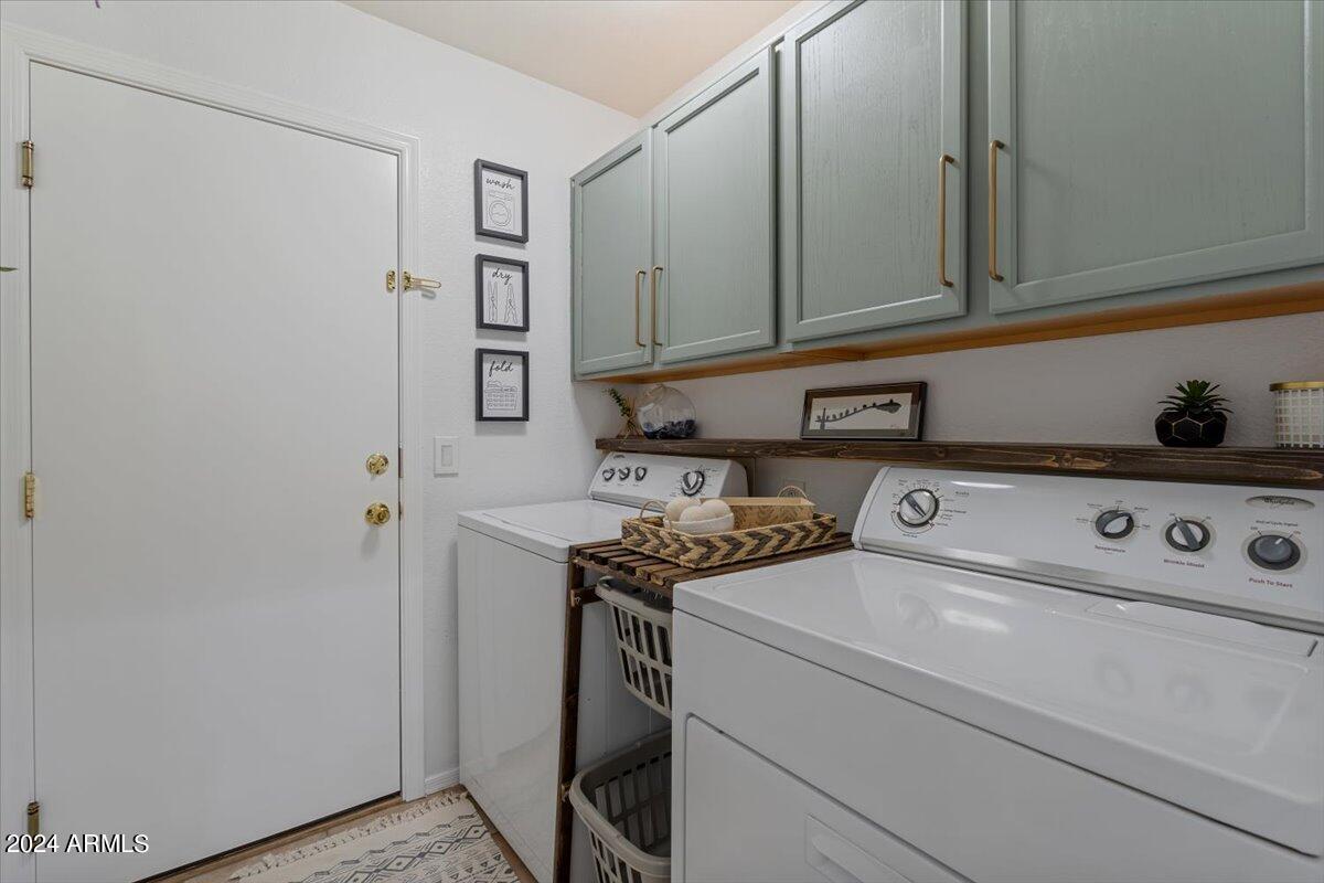 7686 W Foothill Drive