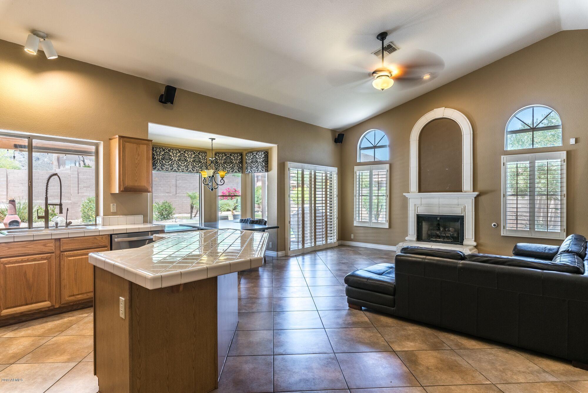 626 W MOUNTAIN VISTA Drive