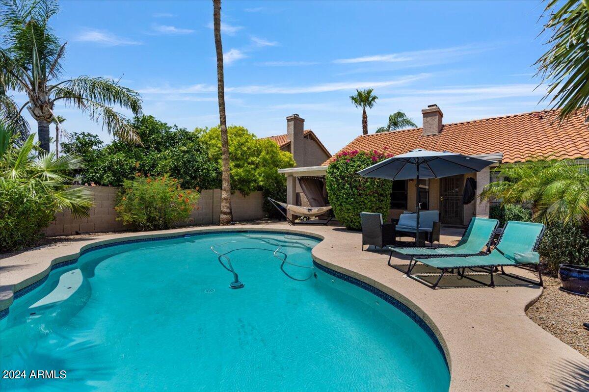 5719 E MURIEL Drive