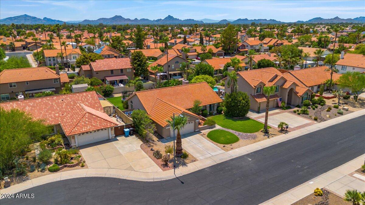 5719 E MURIEL Drive