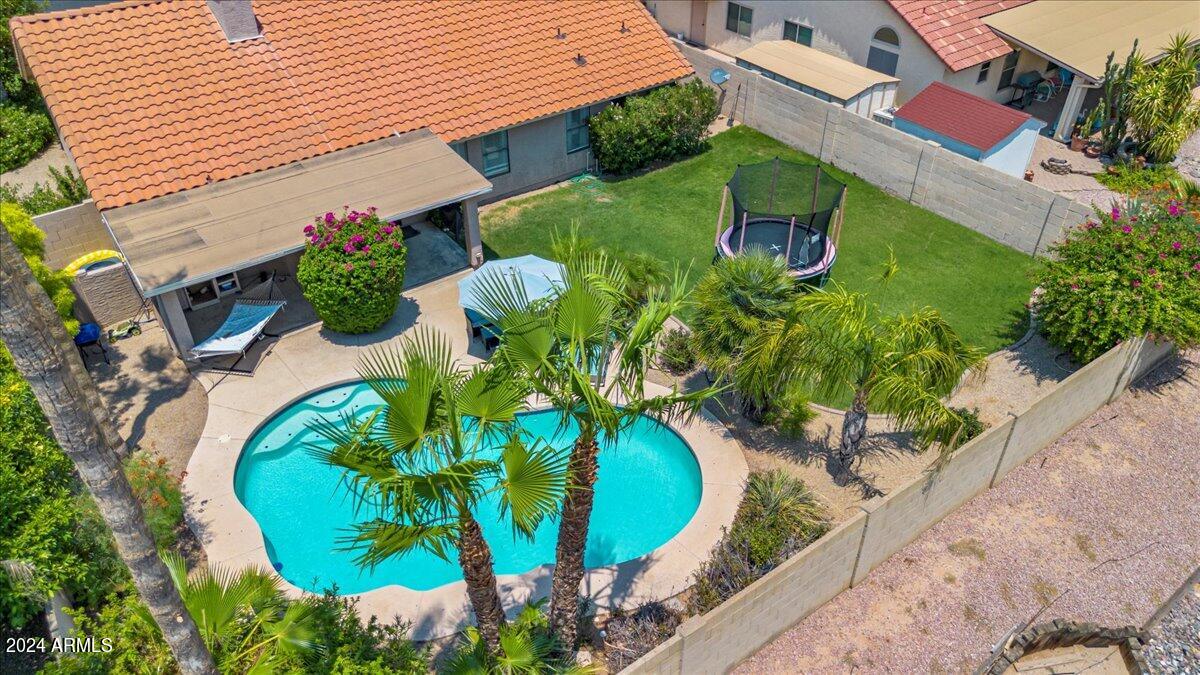 5719 E MURIEL Drive