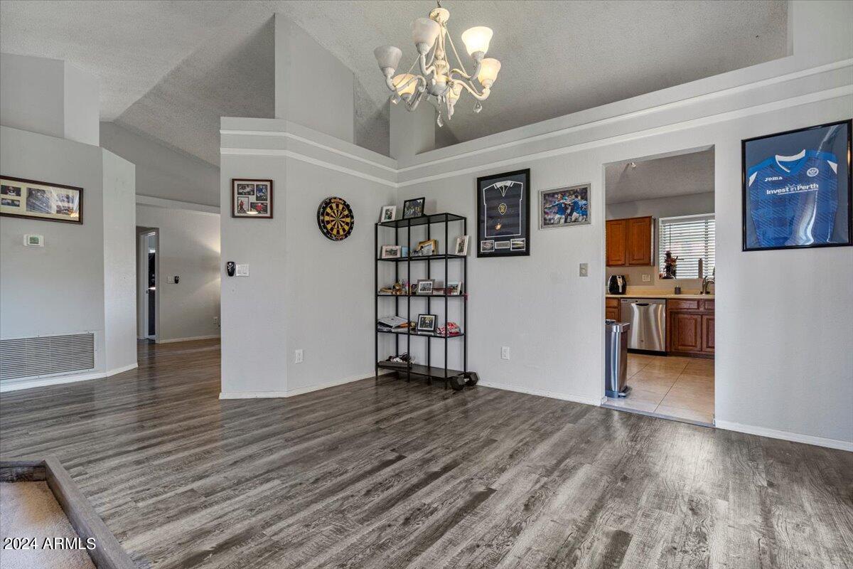 5719 E MURIEL Drive