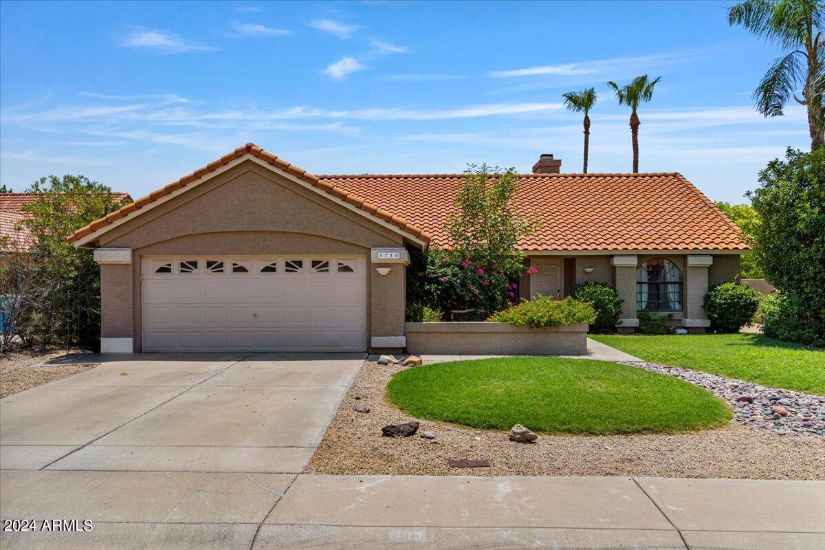 5719 E MURIEL Drive