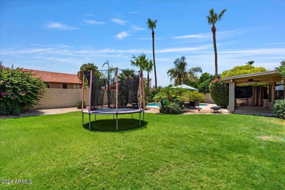 5719 E MURIEL Drive