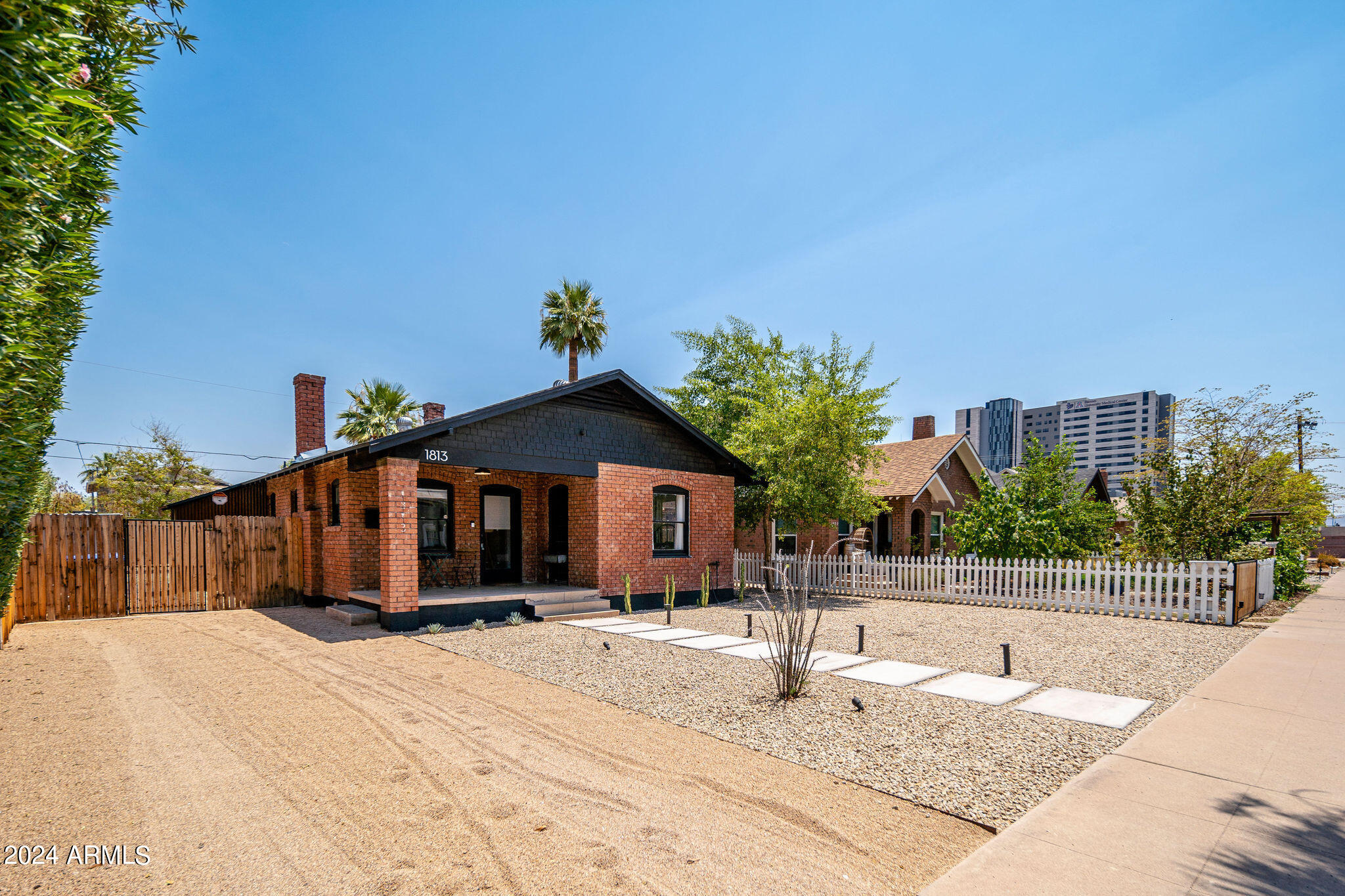 1813 N 10TH Street