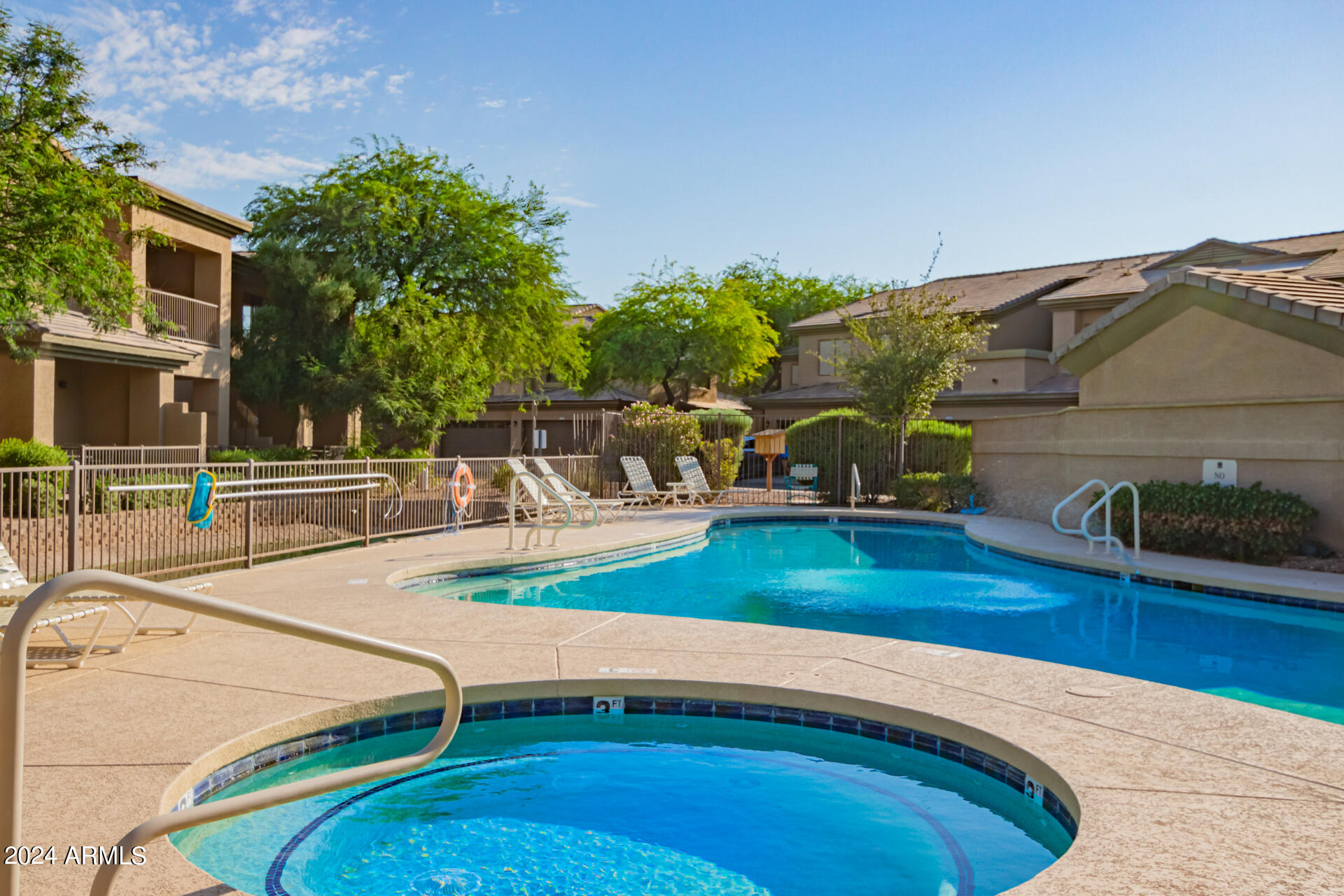 705 W QUEEN CREEK