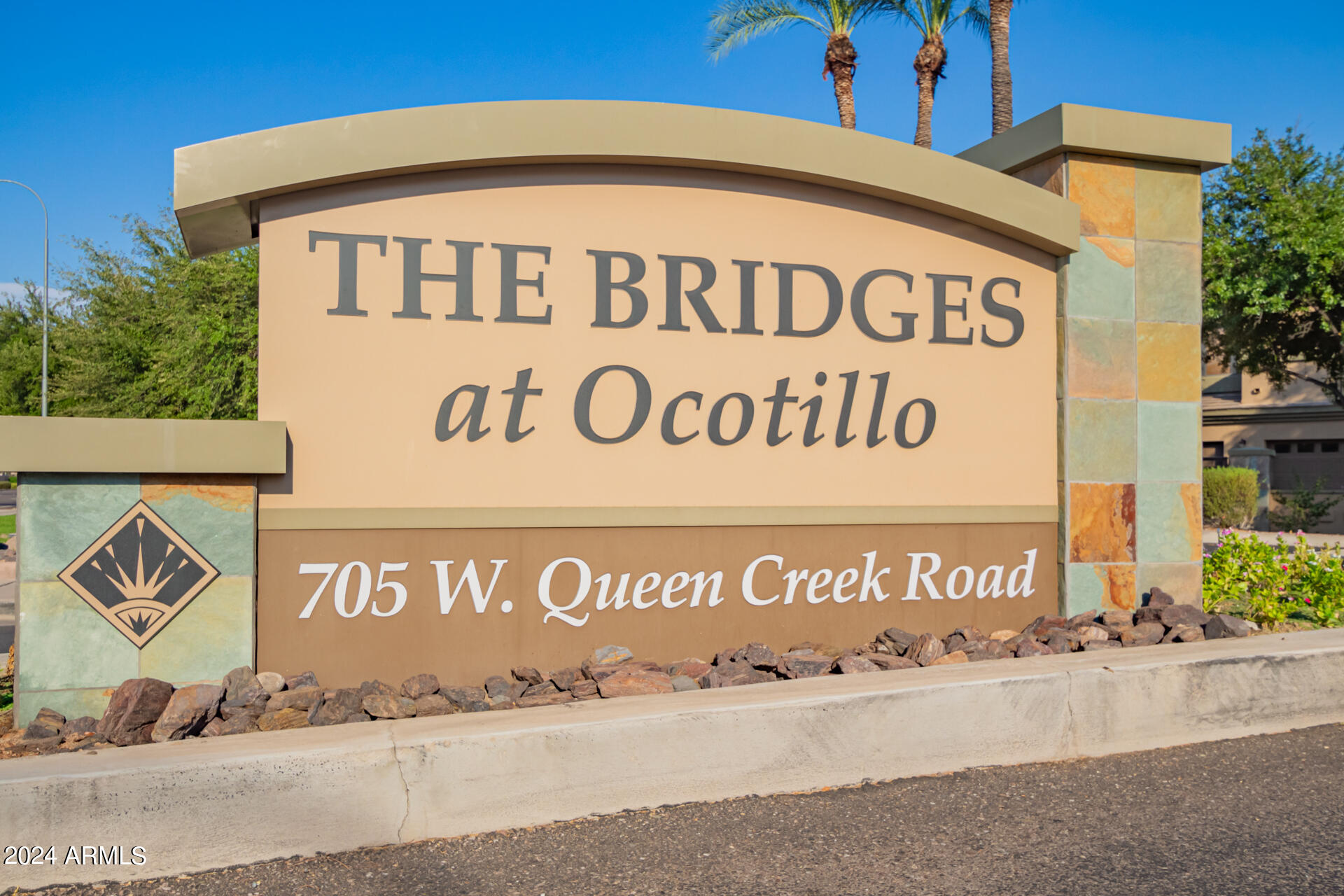 705 W QUEEN CREEK