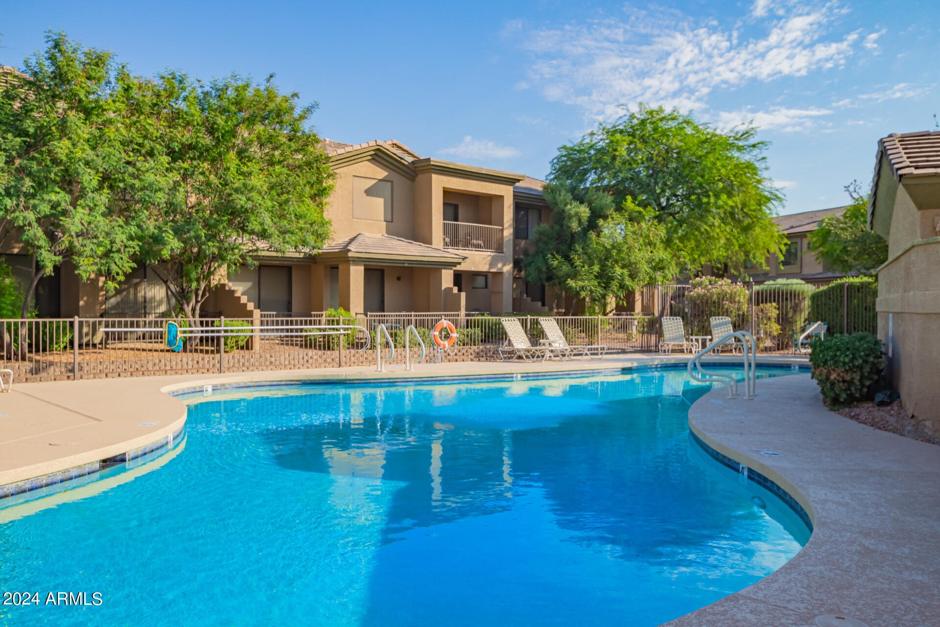 705 W QUEEN CREEK