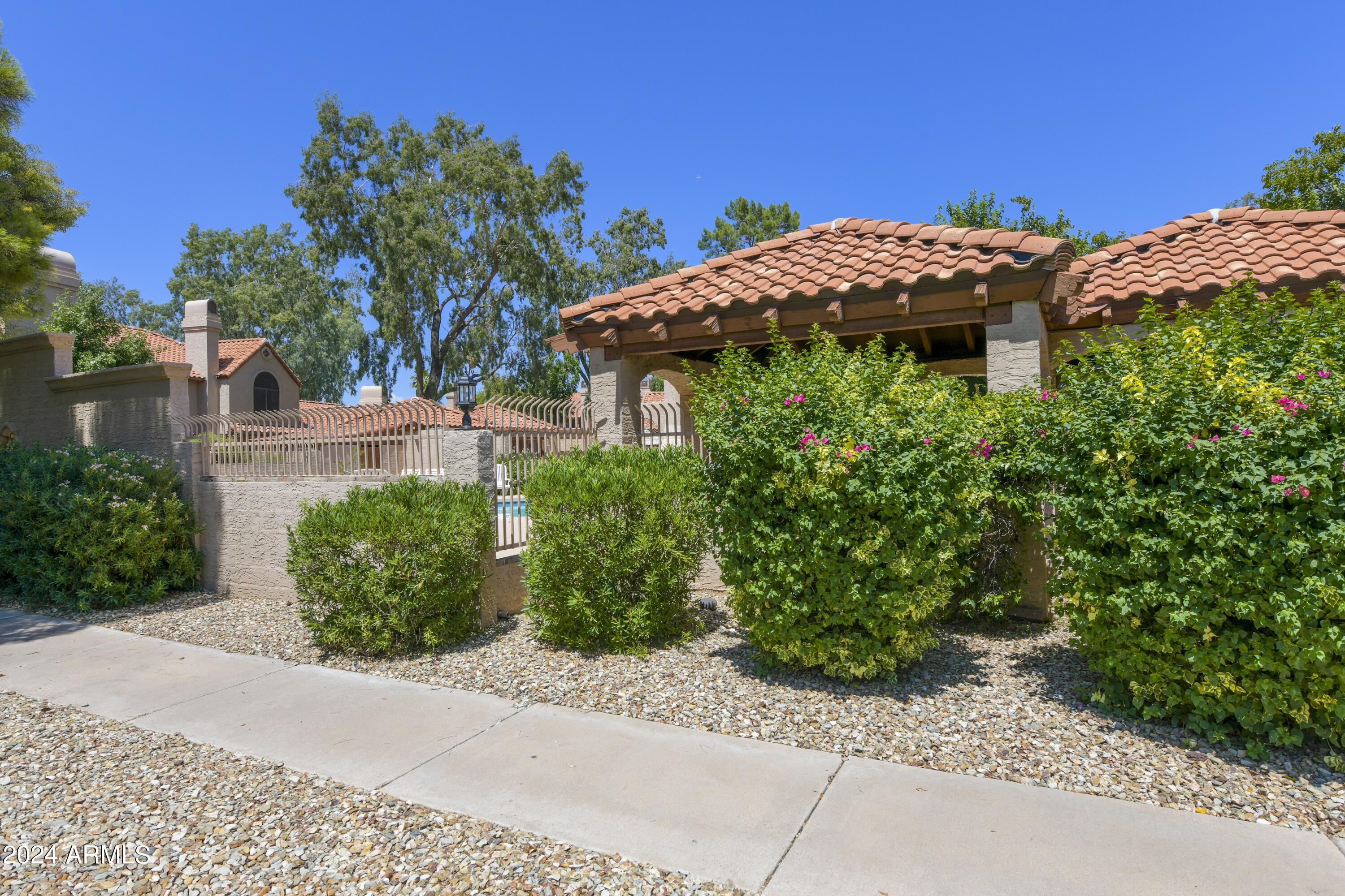 4901 E KELTON Lane # 1239