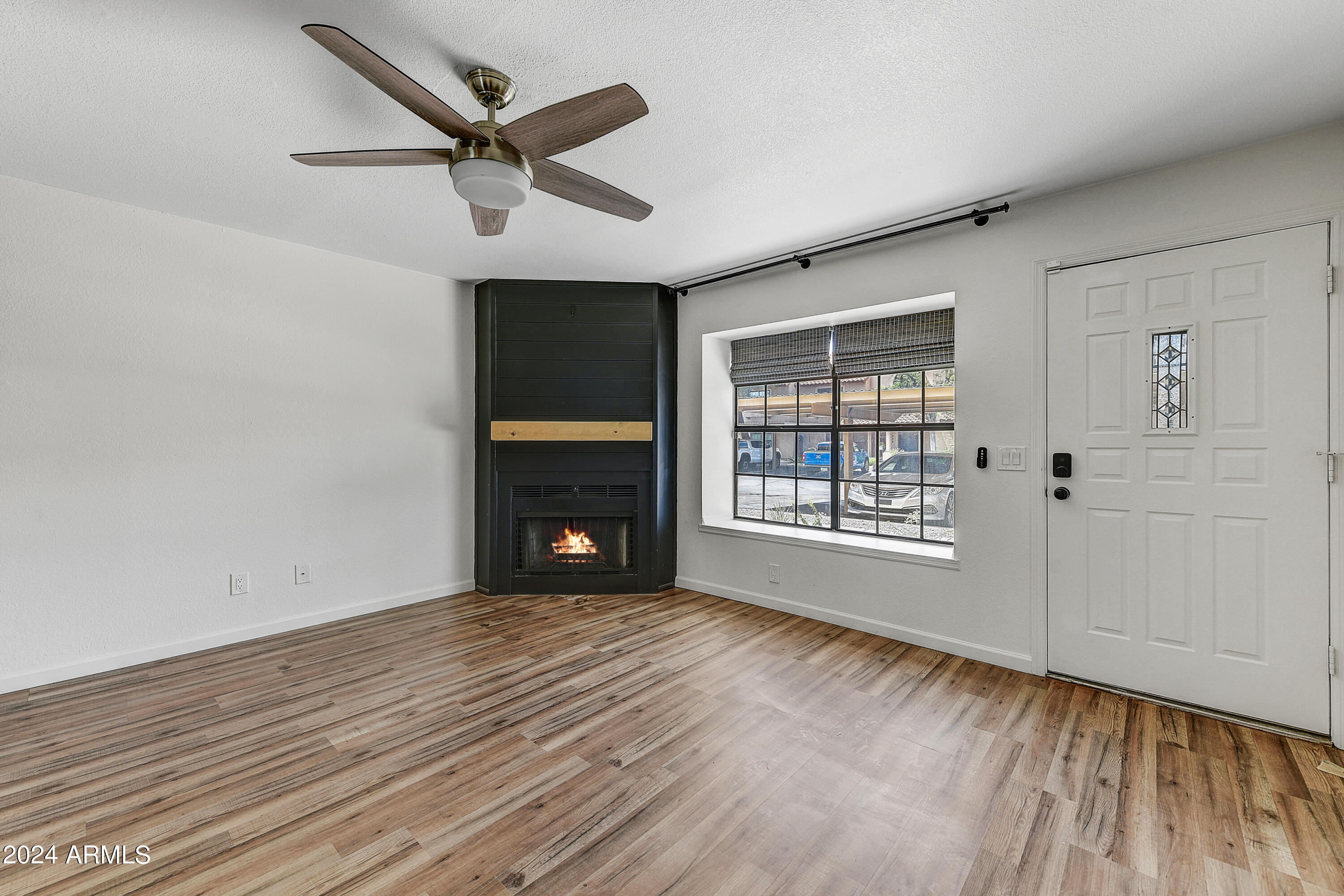 4901 E KELTON Lane # 1239