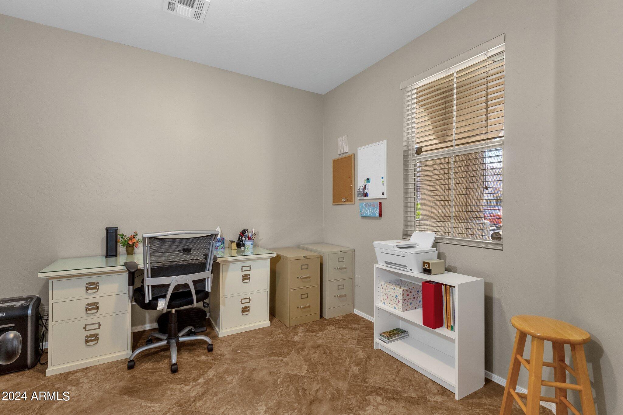 122 W MOUNTAIN SAGE Drive