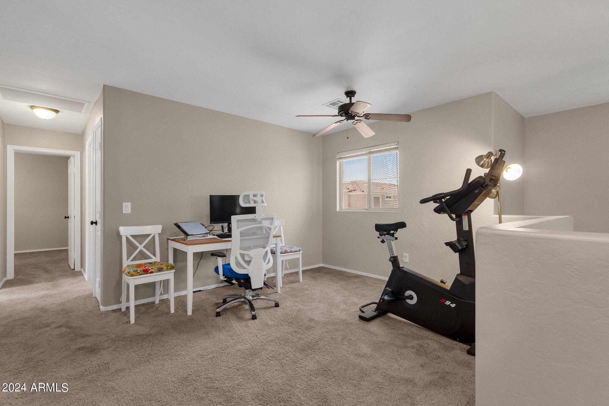 122 W MOUNTAIN SAGE Drive