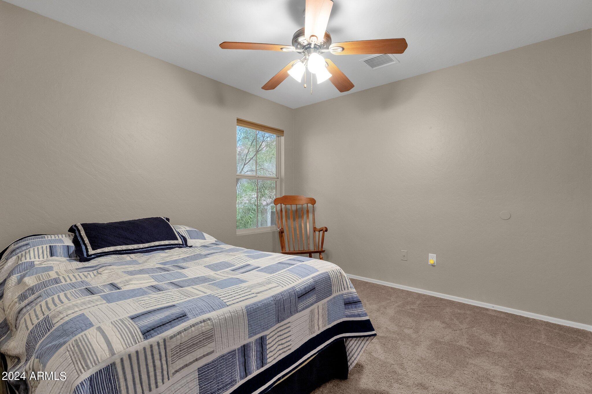 122 W MOUNTAIN SAGE Drive