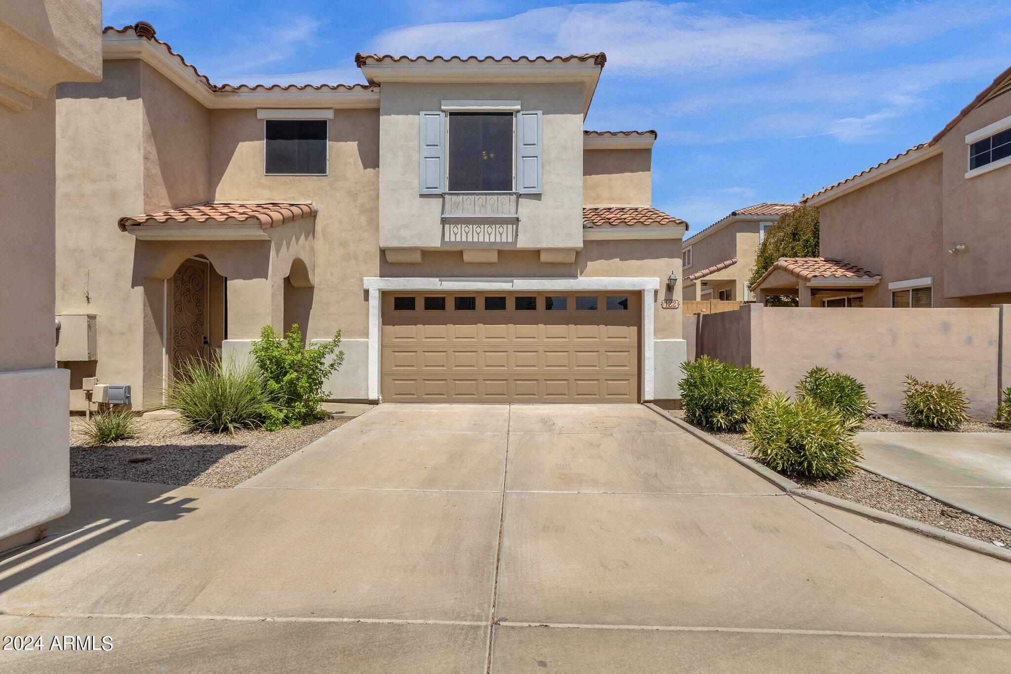 122 W MOUNTAIN SAGE Drive