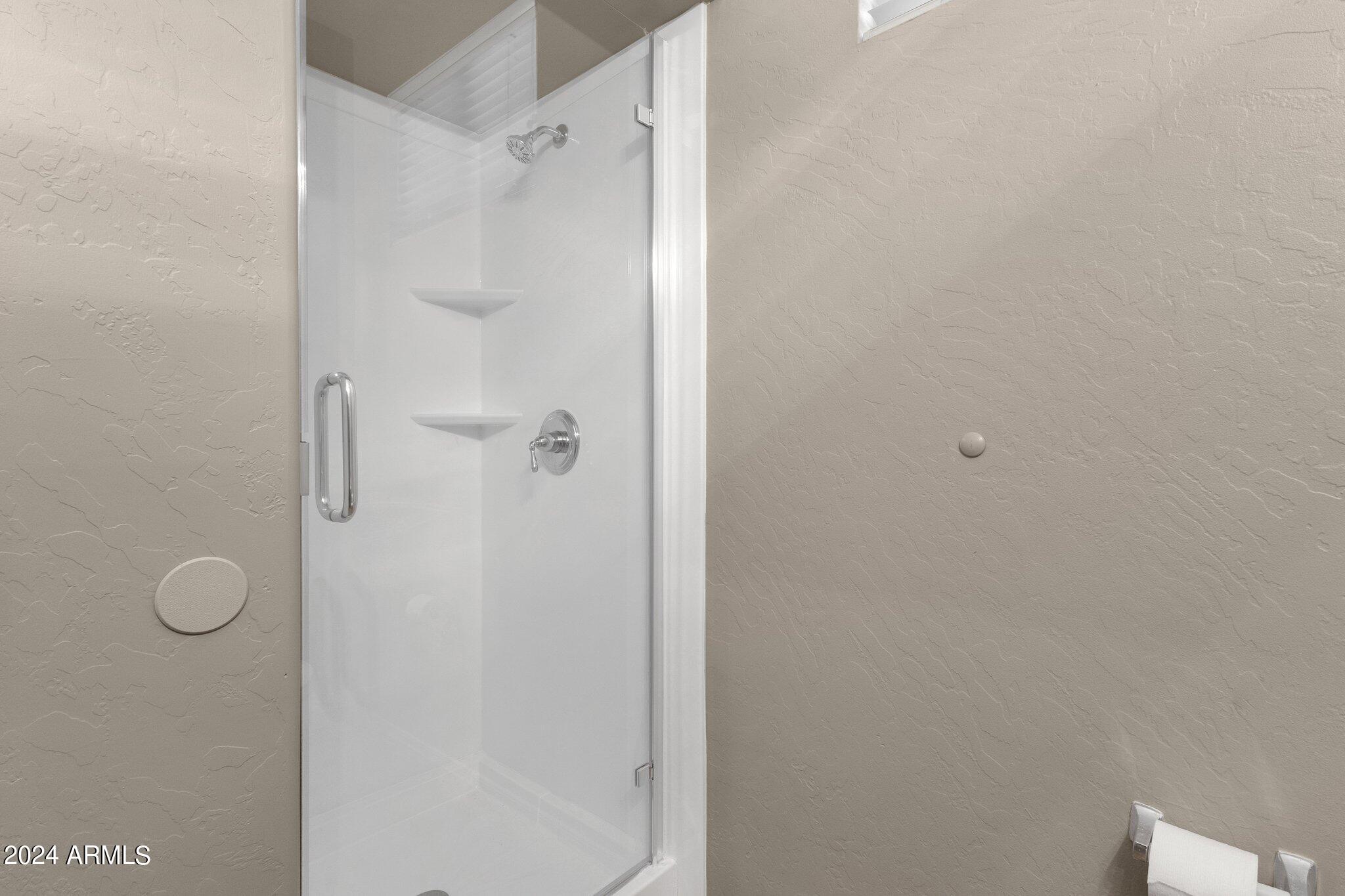 122 W MOUNTAIN SAGE Drive